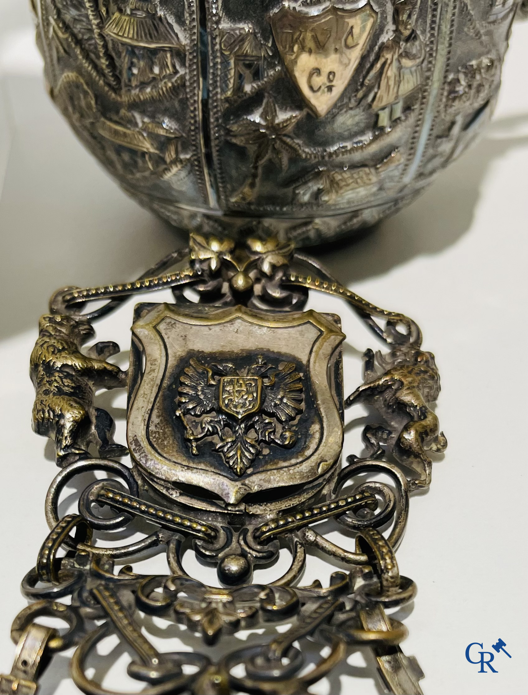 Beautiful lot of display case objects in silver and silver-plated metal, 2 Neapolitan santons attached. (late XVIII century)