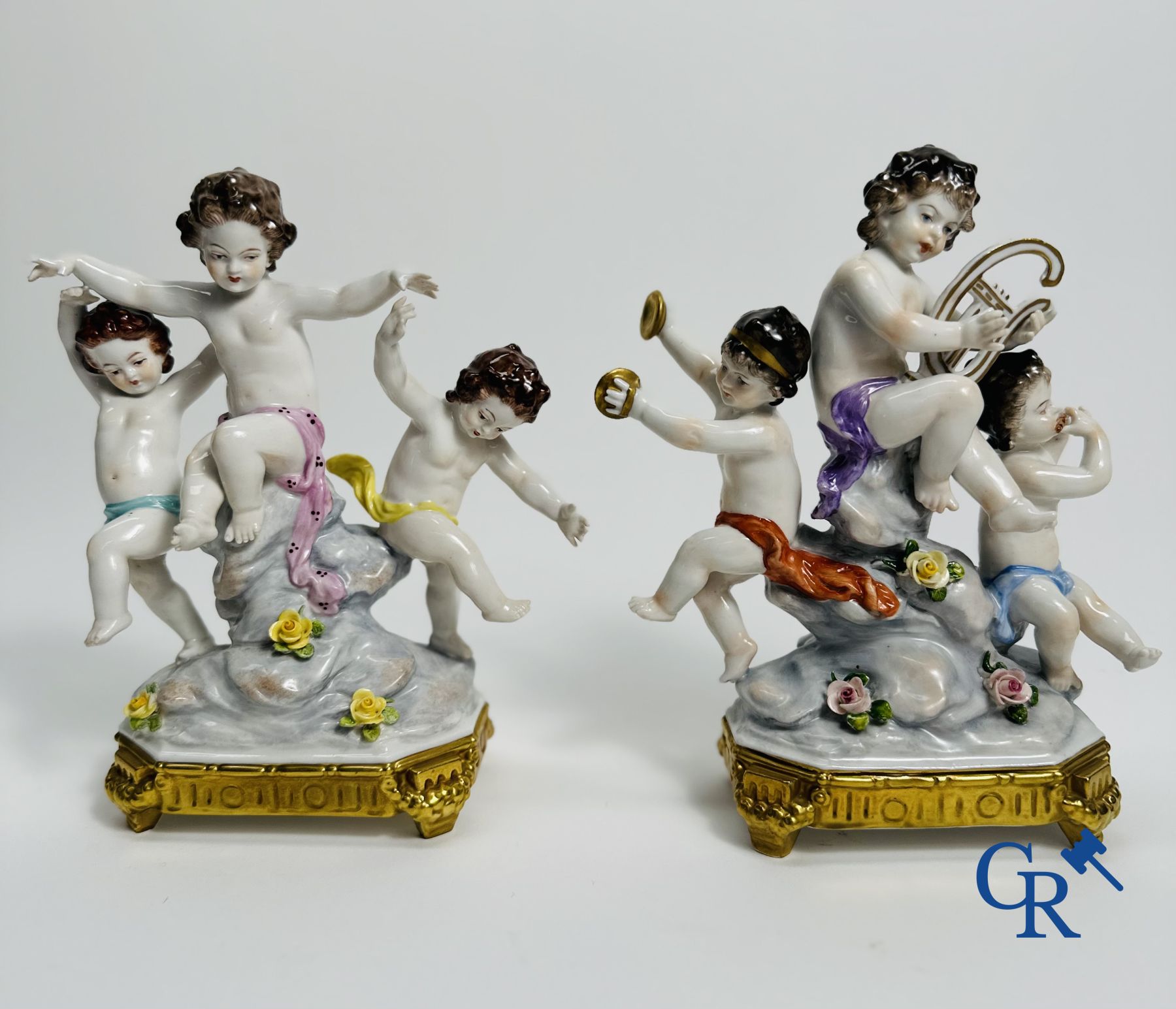 Porcelain: Volkstedt Rudolstadt: Lot of 2 groups in porcelain and 3 groups in white biscuit. Marked.