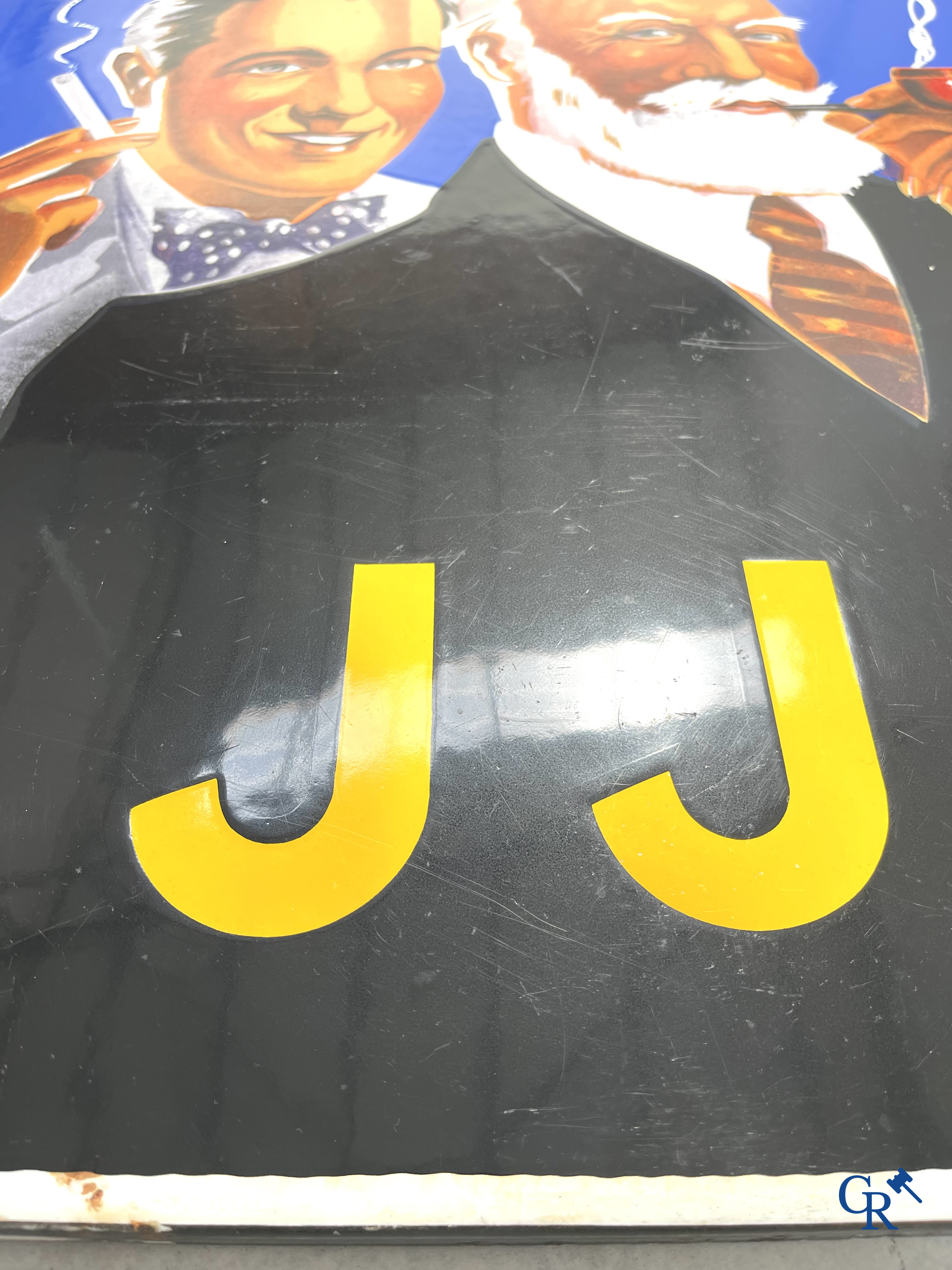 AJJA, Emaille reclamebord voor de tabakswaren van AJJA. Emaillerie Odon Warland. T.P. Bruxelles 1952.