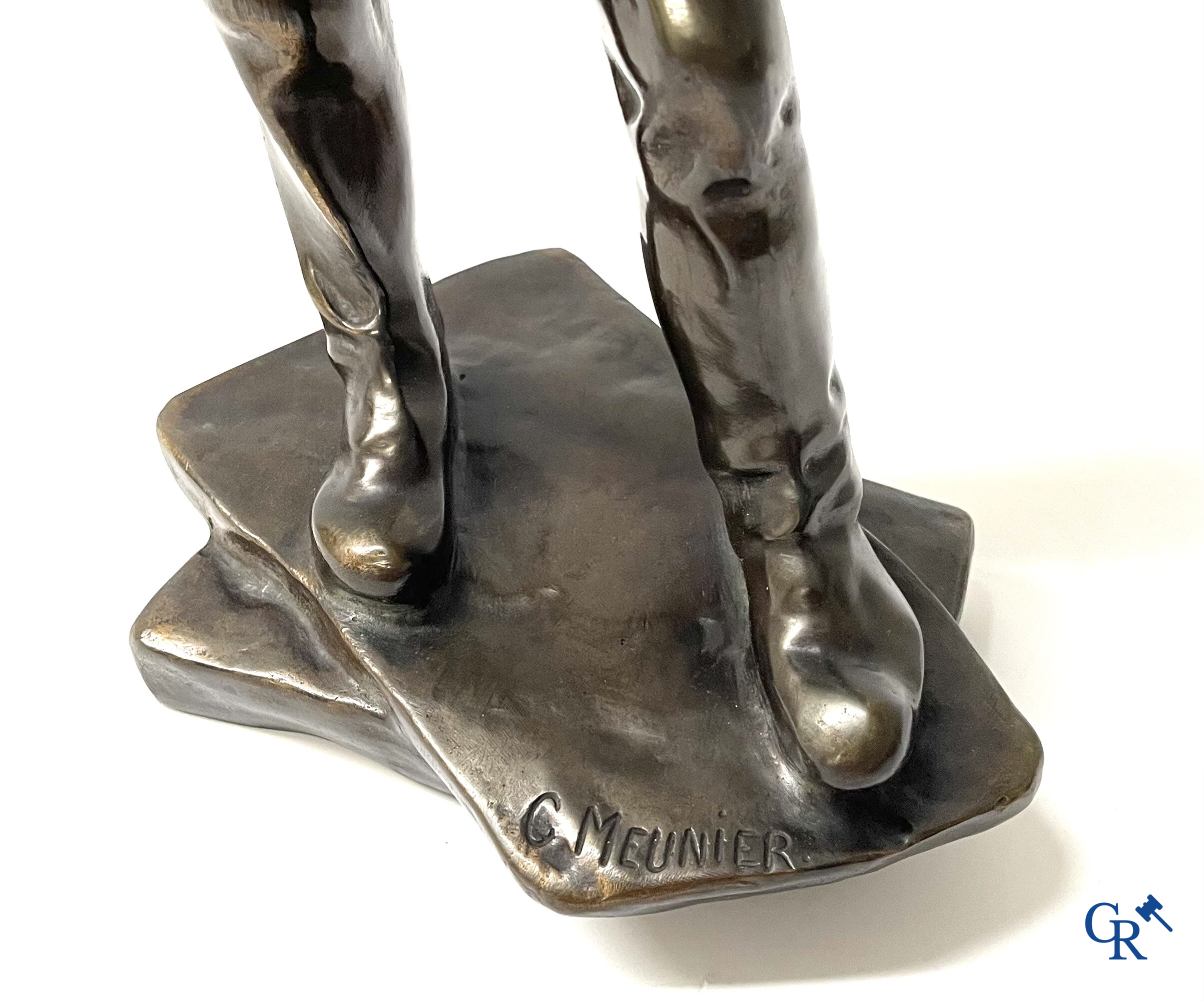 Constantin Emile Meunier (1831-1905) (d'après) Une paire de statues en bronze à patine brune, "Le Mineur" et "Le débardeur".