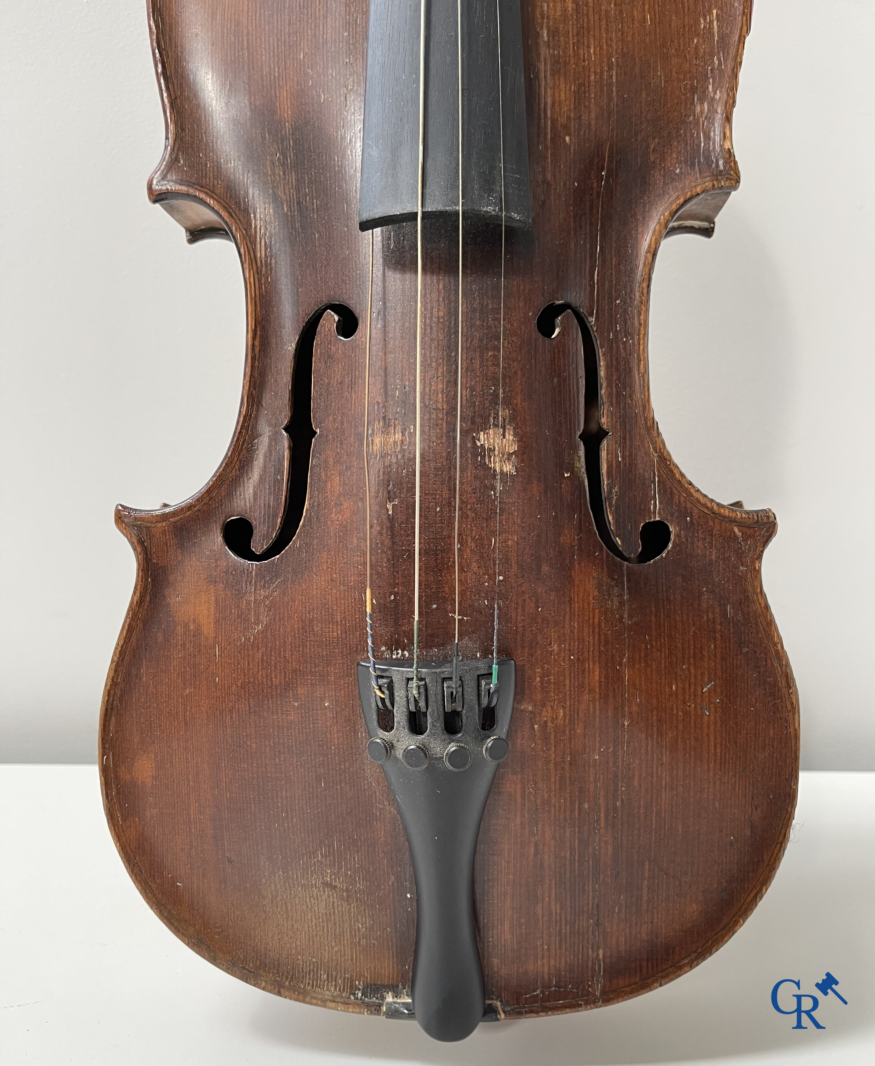 Musical instrument, violin.