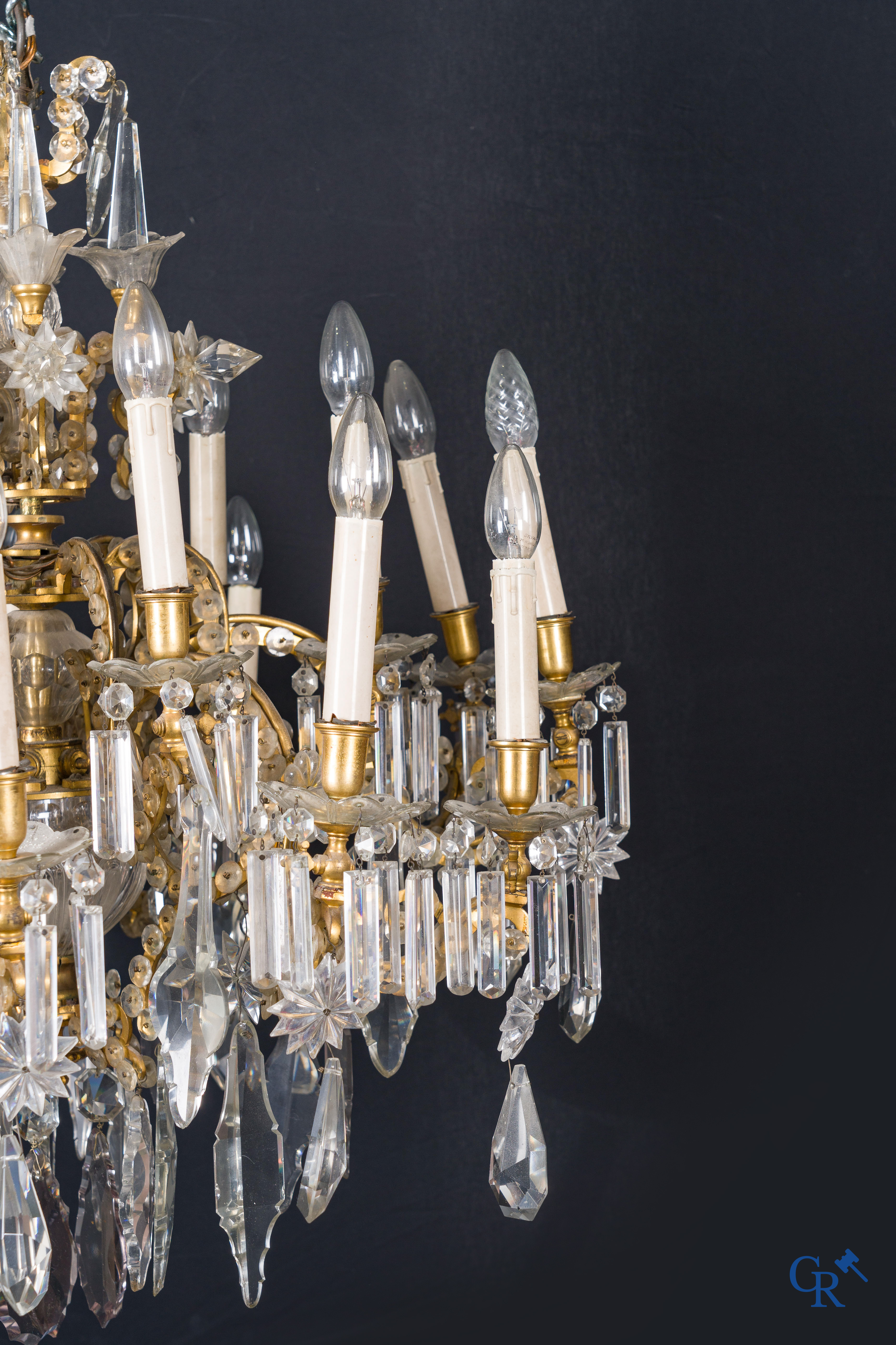 Imposing chandelier in gilded bronze and crystal in the manner of Baccarat. Napoleon III period.