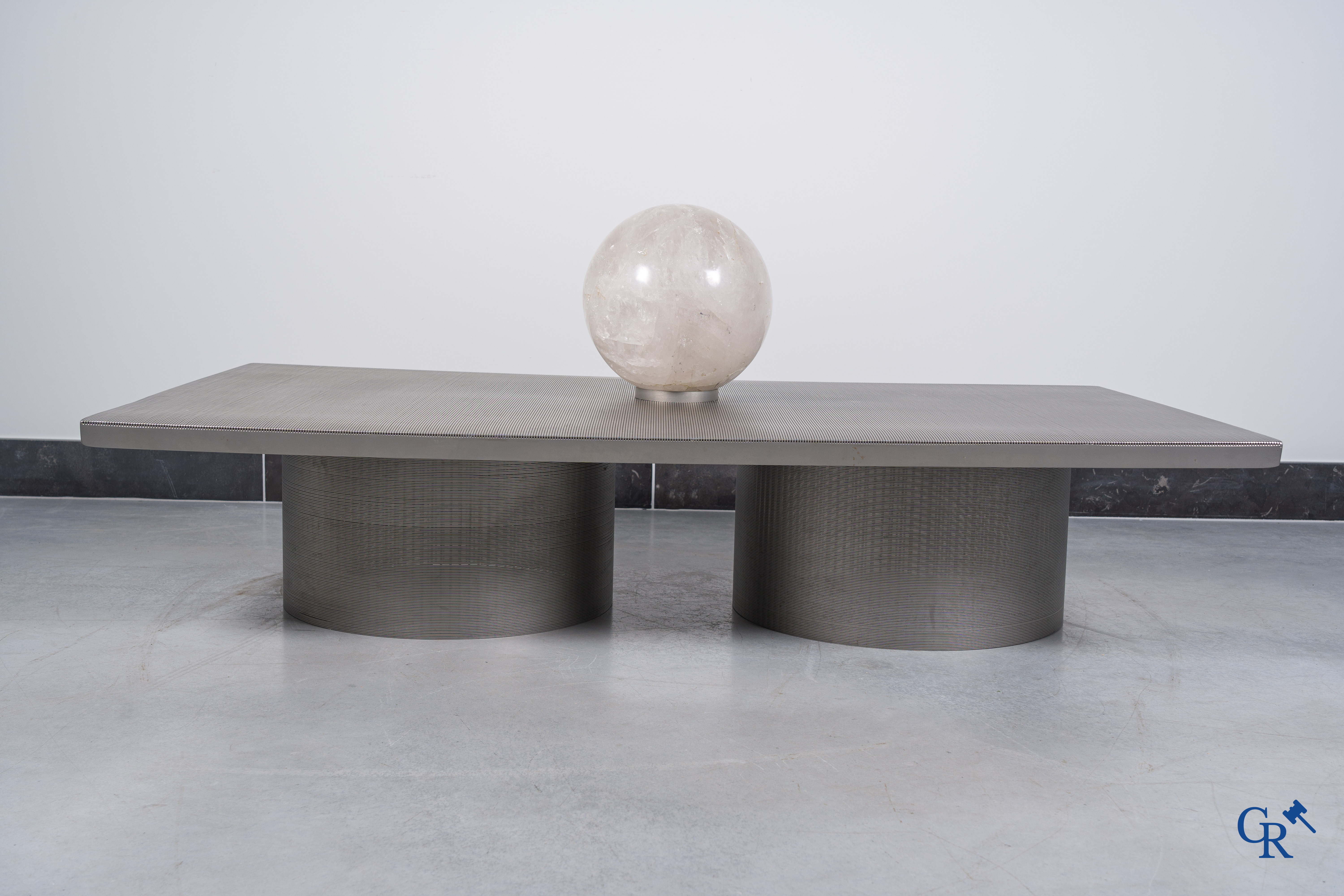 Ben Trovato (XX) Exceptional ensemble of a coffee table and floor lamp in polished steel and rock crystal.