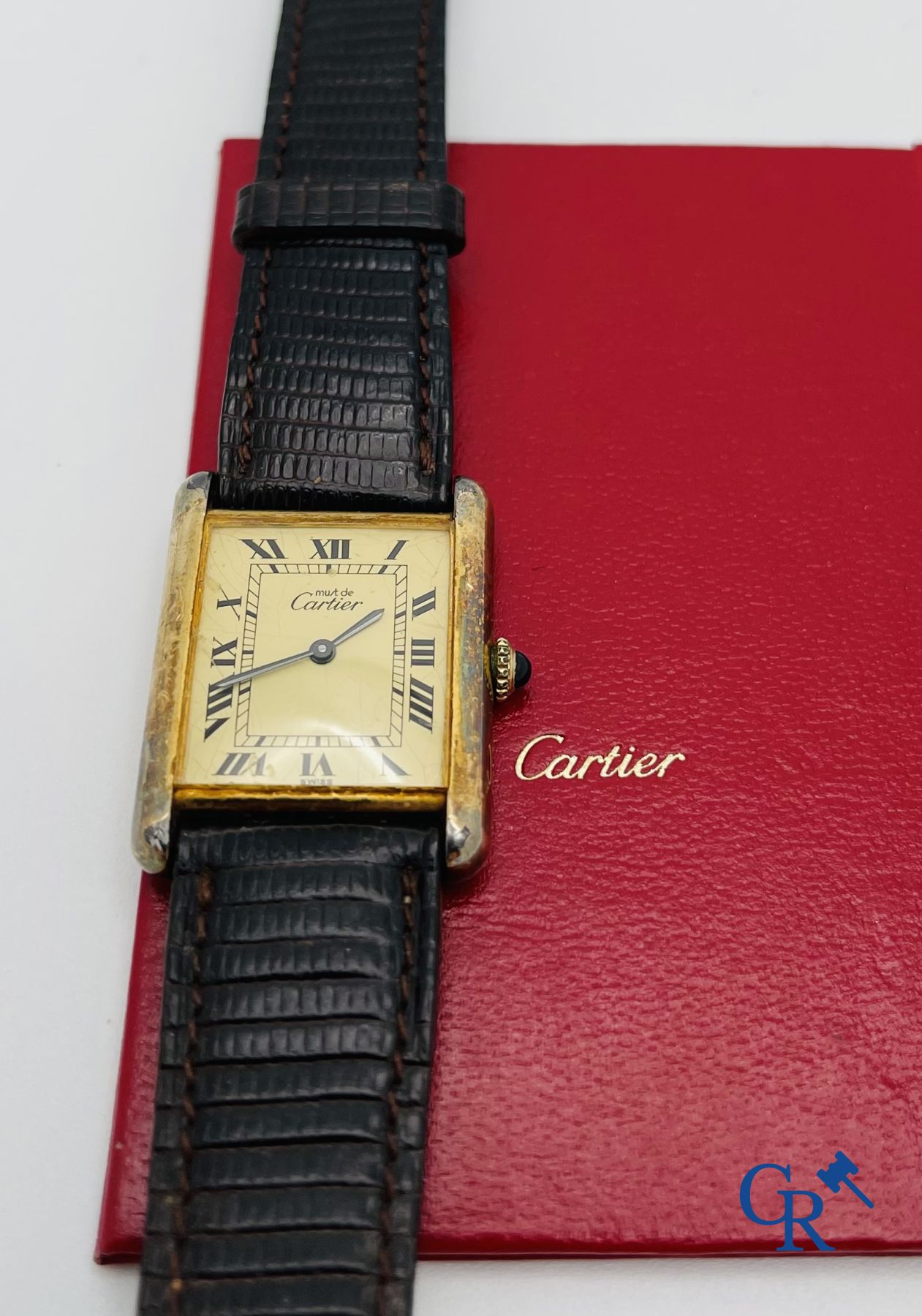 Cartier Paris : Montre de dame Must de Cartier Tank. Argent (925°/00).