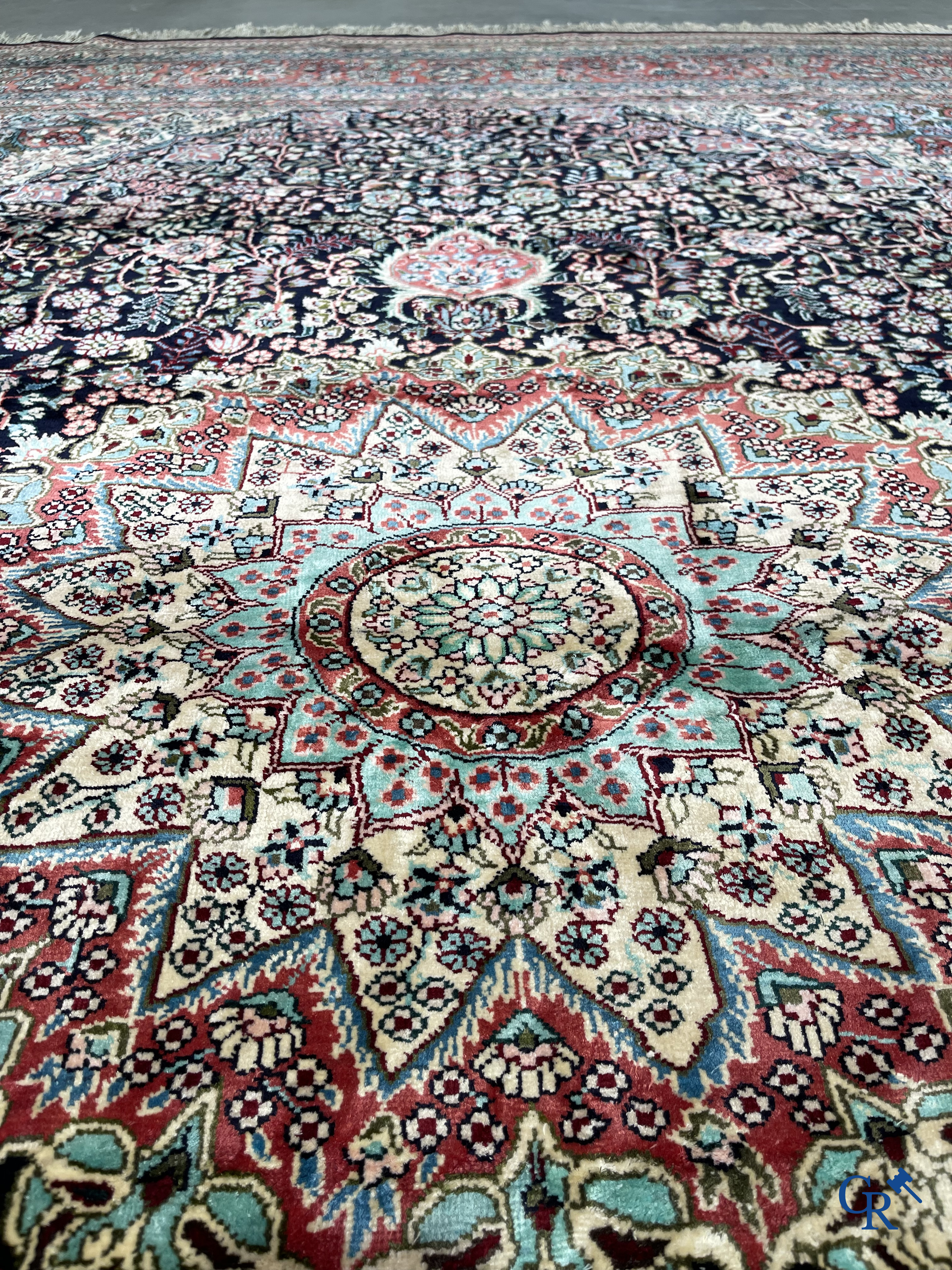 Oriental carpets: Ghoum, an exceptional hand-knotted carpet in wool and silk.