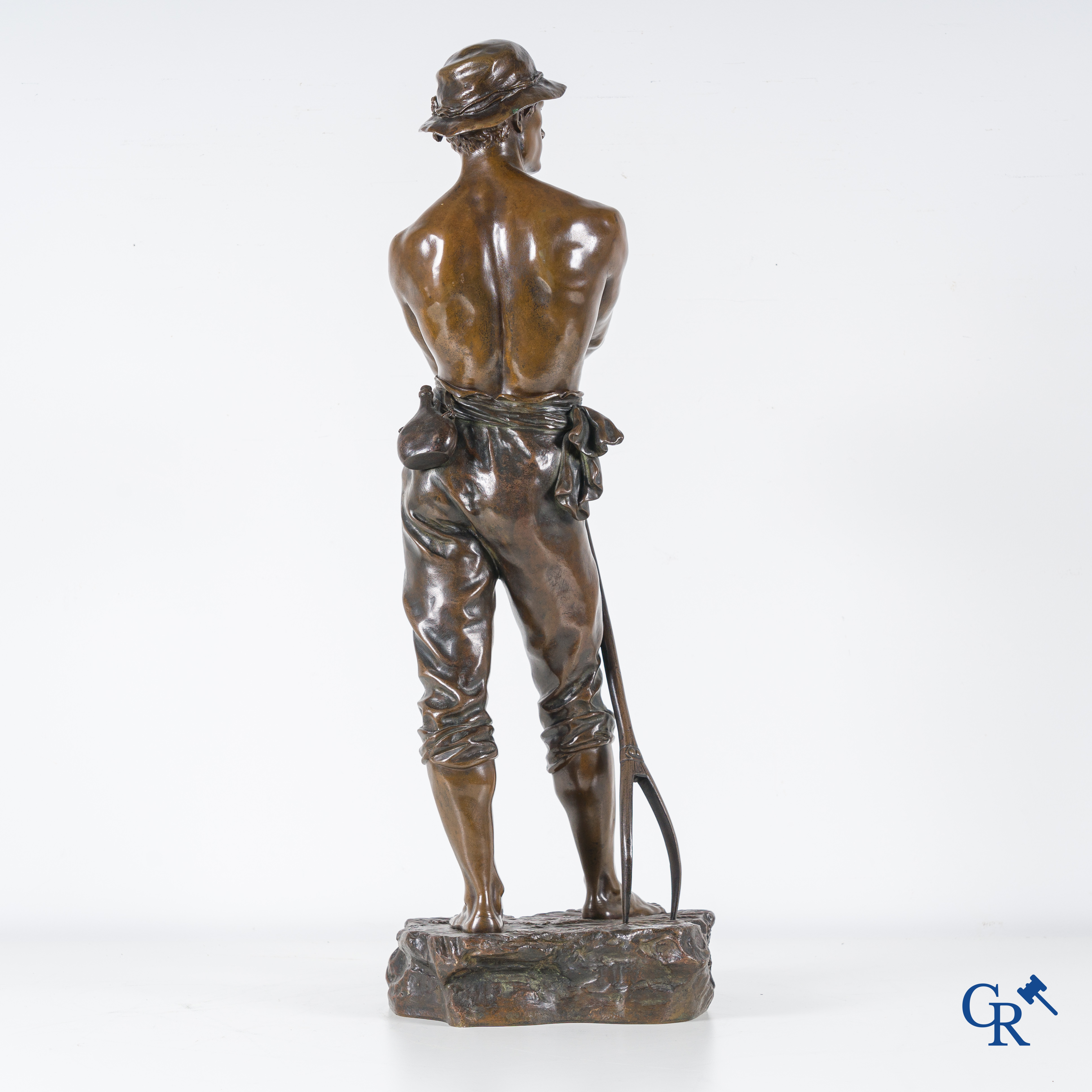 Charles Octave Levy (1840-1899) Faneur, Salon des Beaux-Arts. Bronze statue with brown patina. 19th century.