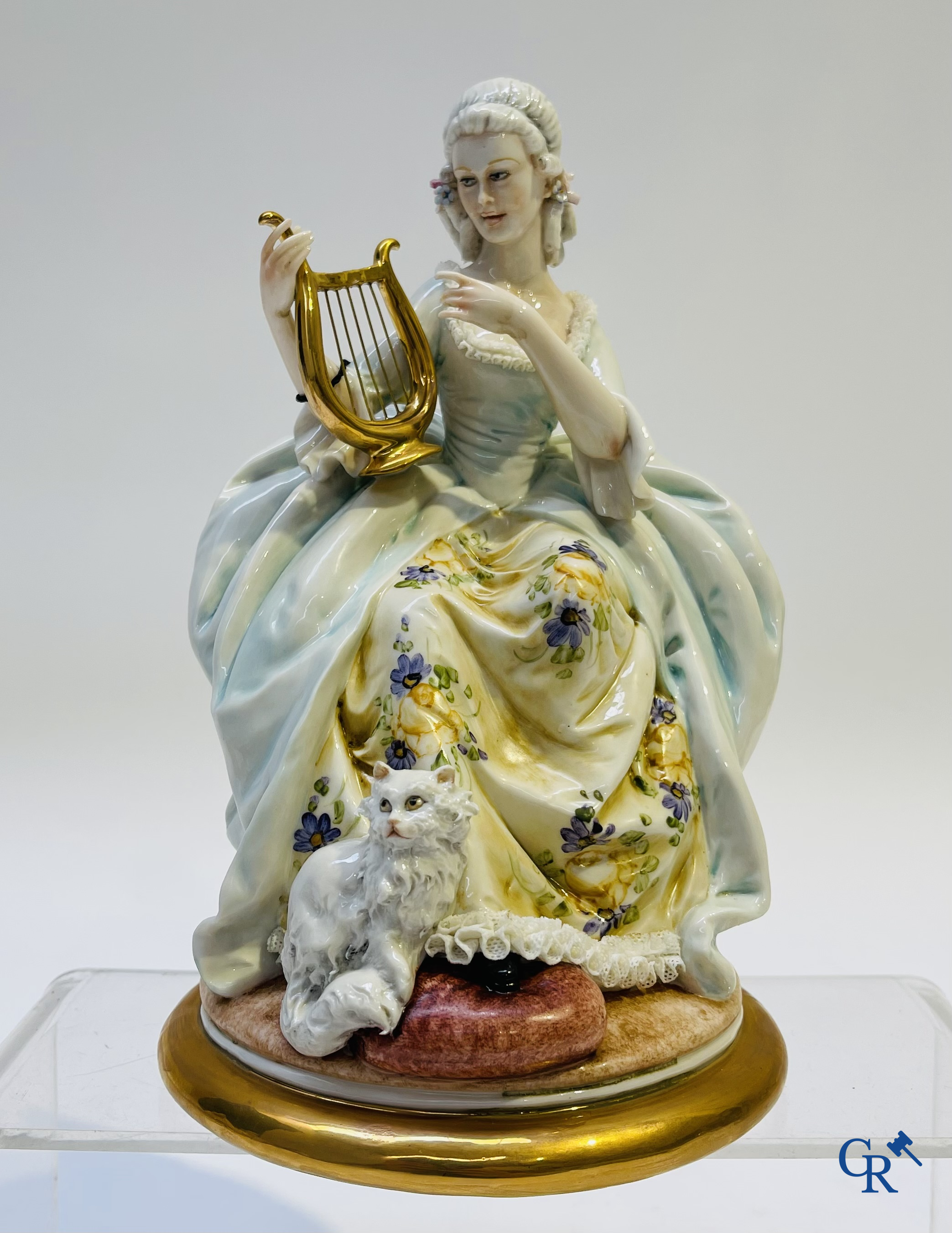 Porcelaine: Capodimonte: 3 groupes en porcelaine italienne avec dentelle.