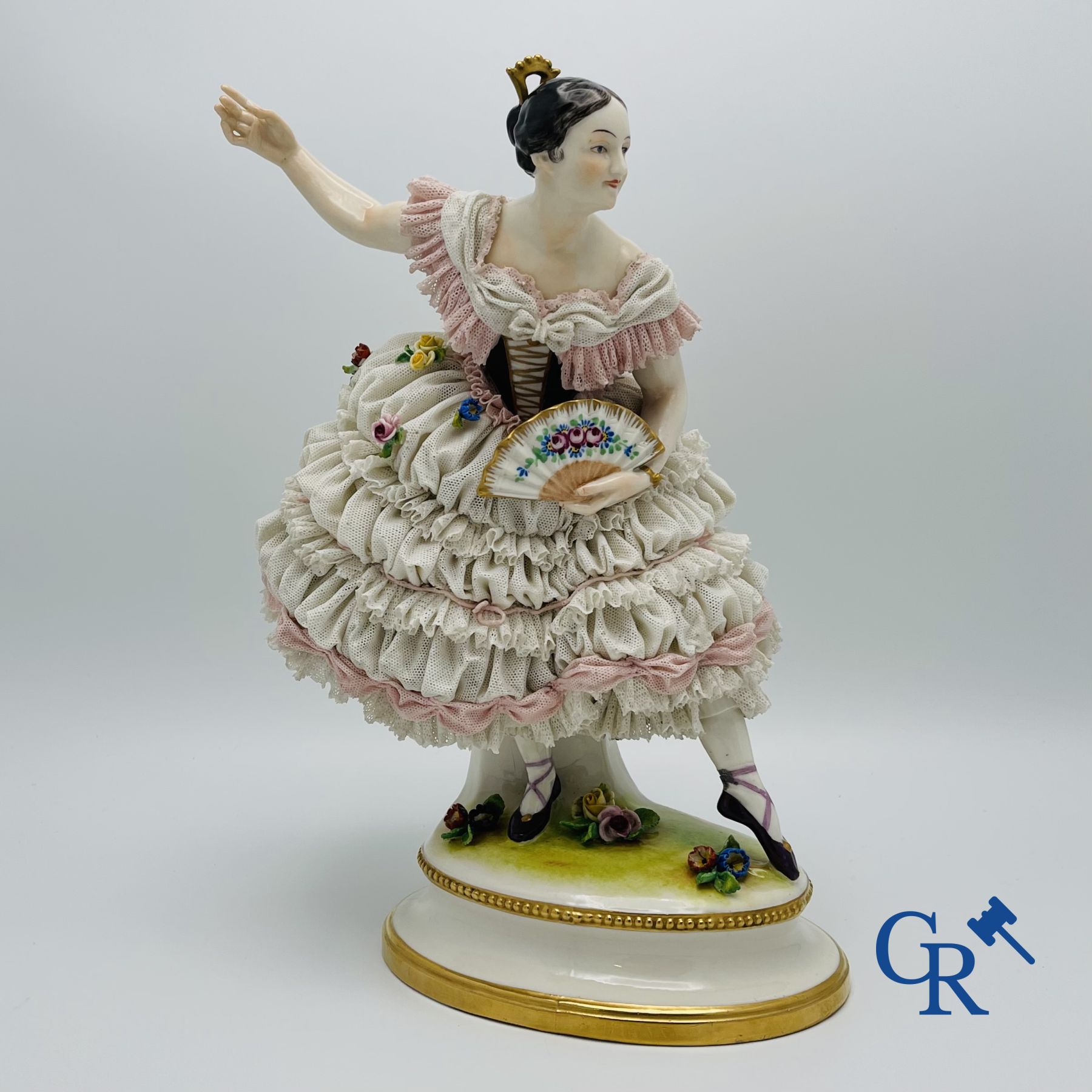 Volkstedt Rudolstadt: Grande figurine d'une danseuse en porcelaine dentelle, "lace porcelain".