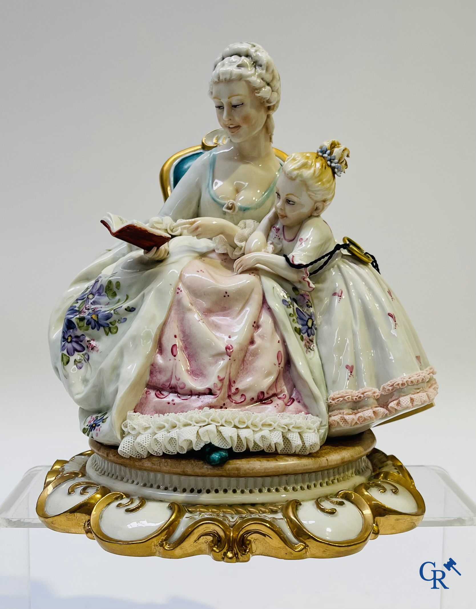 Porcelaine: Capodimonte: 3 groupes en porcelaine italienne avec dentelle.