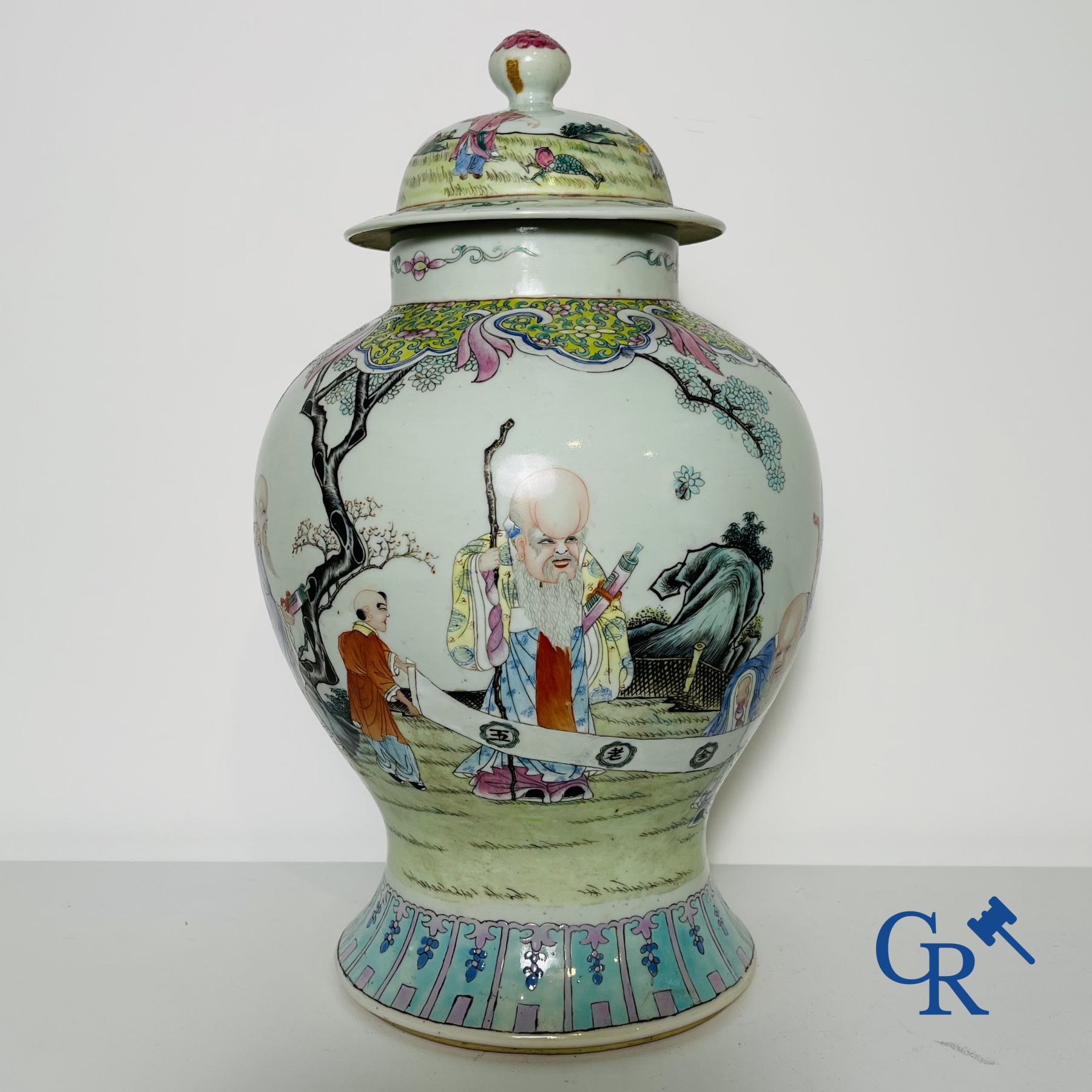 Chinese Porcelain: A Chinese famille rose lidded vase depicting Shou Lao.