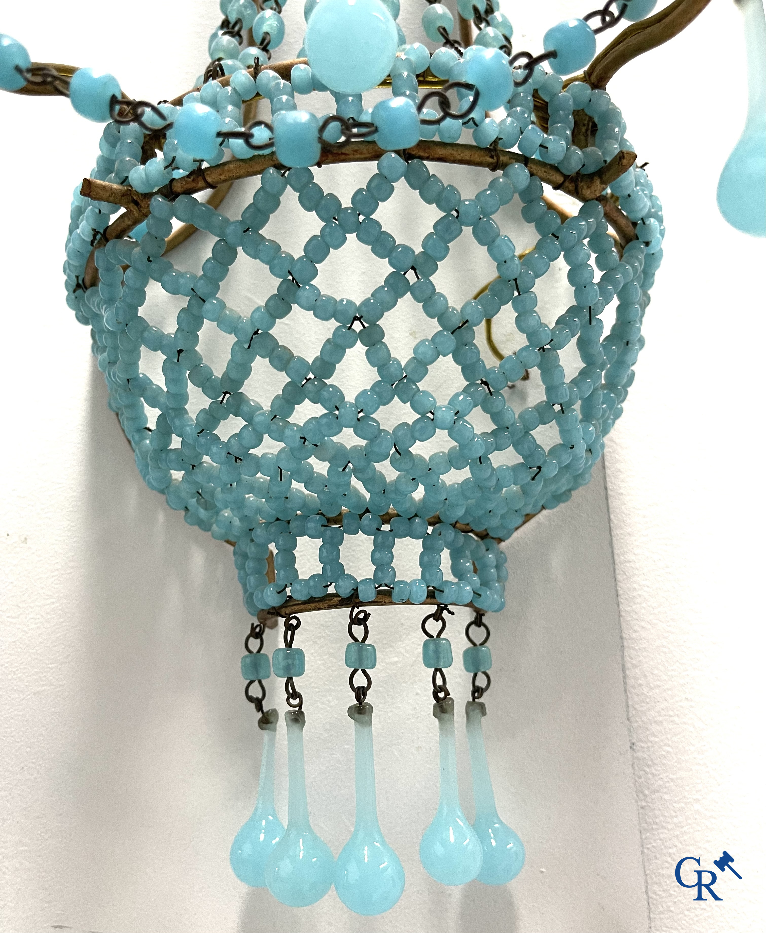 Lighting, chandeliers. A nice paire of appliques in gilded brass and blue opaline.