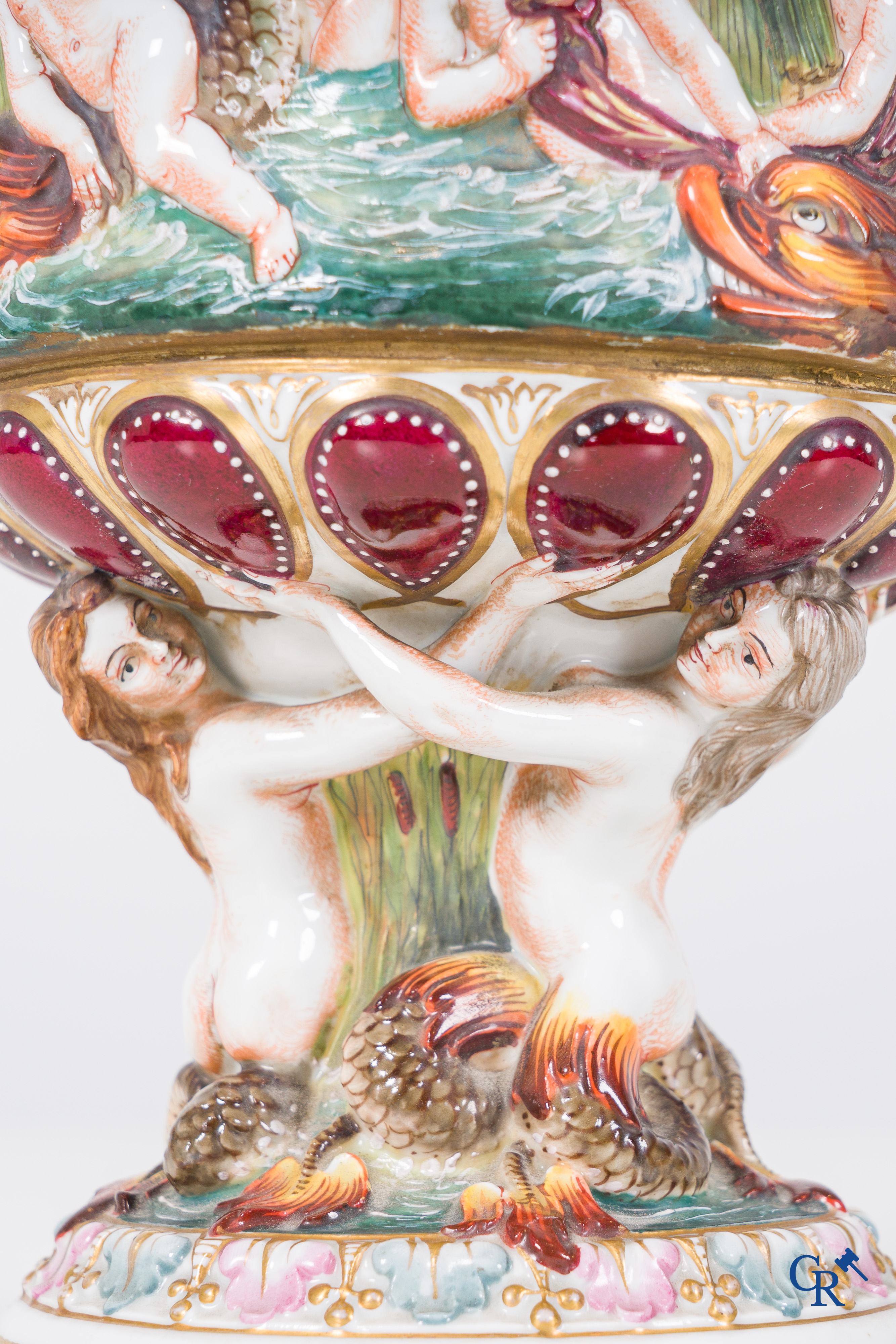 A richly crafted Renaissance-style jug or Aiguière in Naples porcelain. Late 19th century.