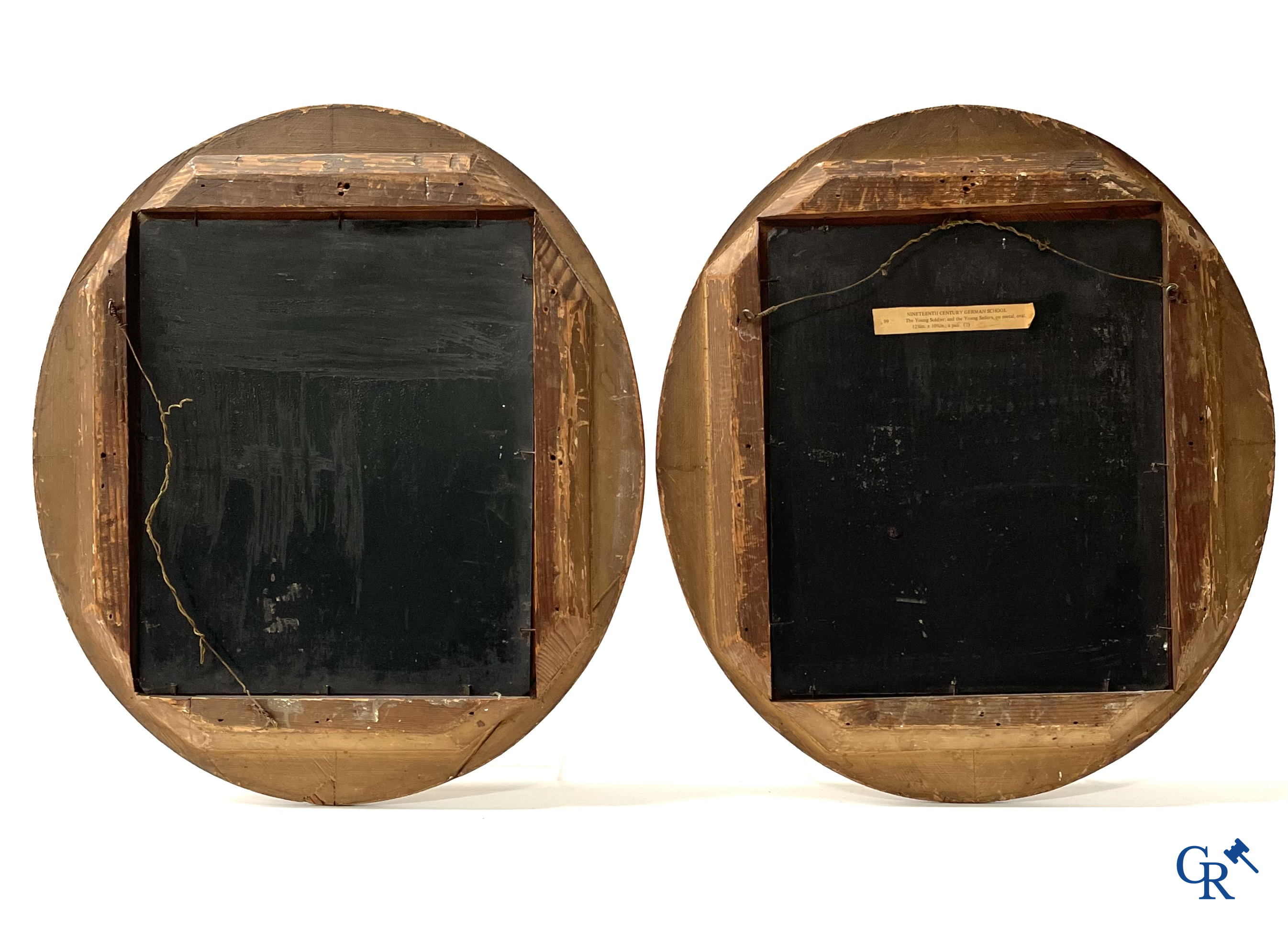 Pendant, une paire de tableaux, huile sur métal. "Le jeune soldat" et "Les jeunes marins". XIXème siècle.