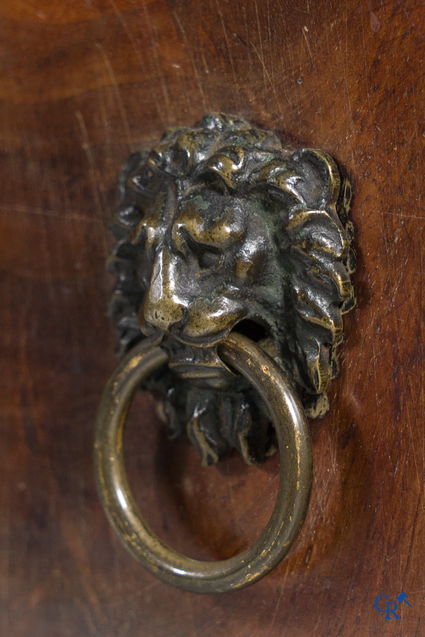 Chapuis, een mahonie houten herenkaptafel en dames toilettafel met geciseleerde bronzen. Empire, circa 1810.