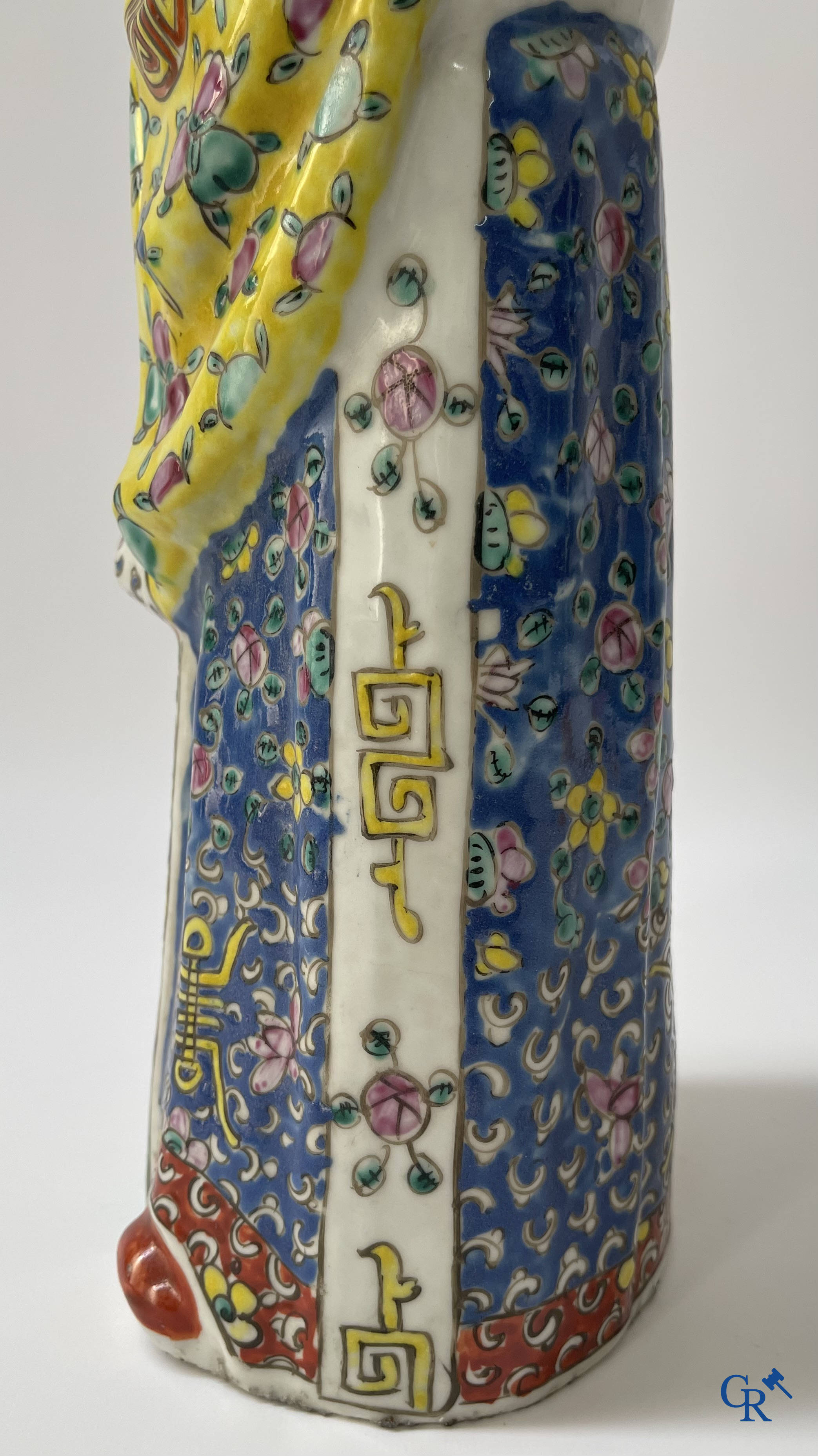 Aziatica, Chinees porselein. 3 Chinese famille rose figuren van onsterfelijken. 19de eeuw.