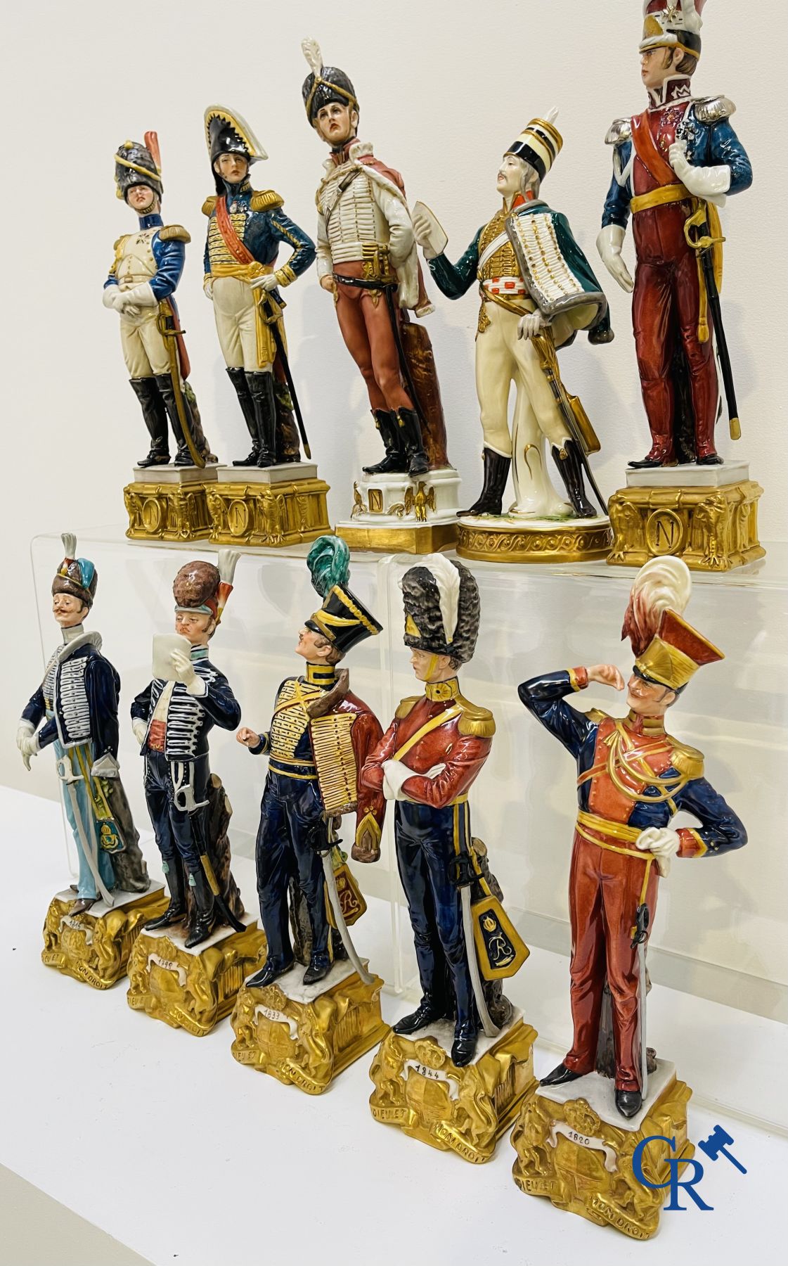 Europees porselein: Lot van 10 porseleinen figuren uit de Napoleontische tijd.