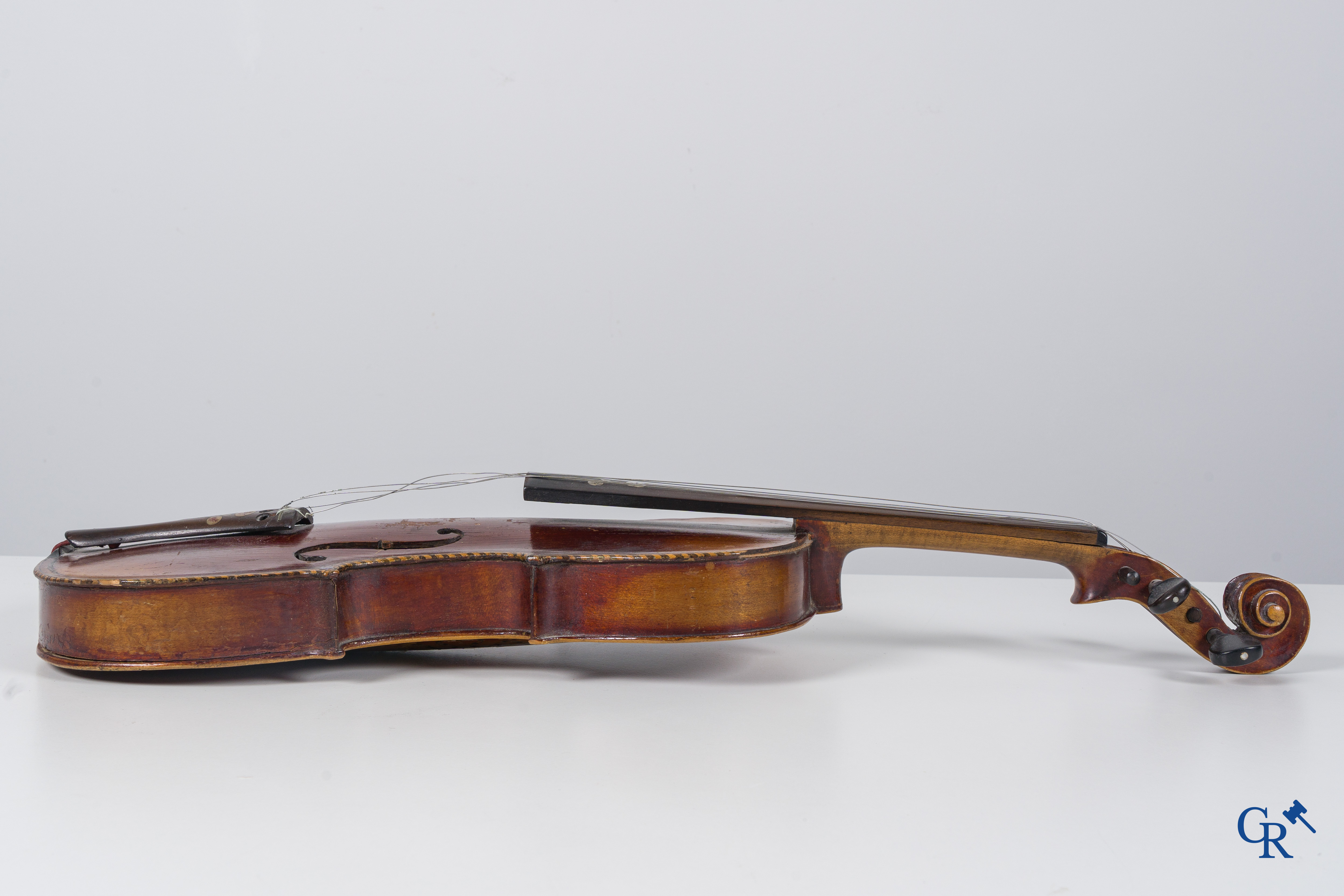 Musical instrument: Violin decorated with mother-of-pearl.