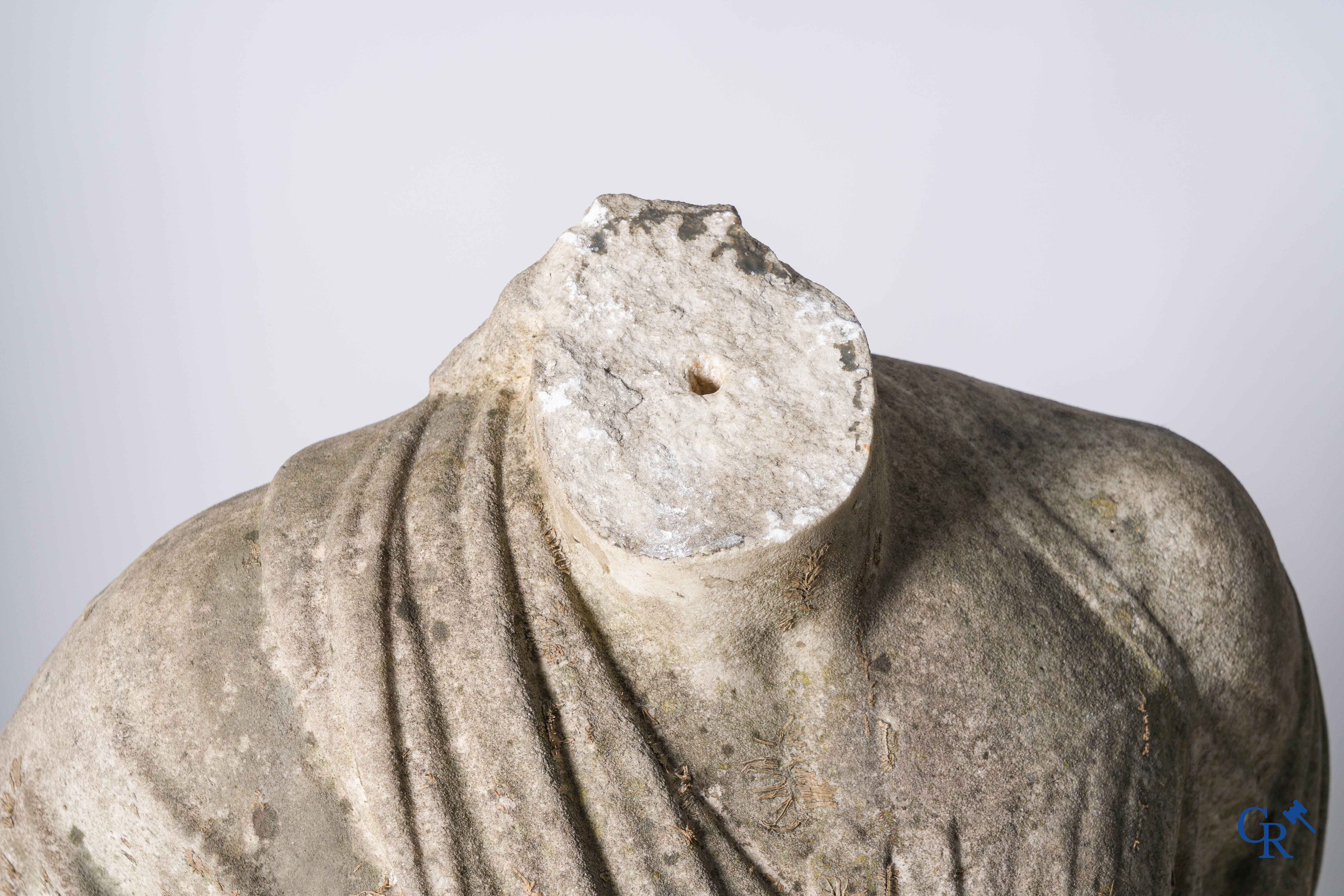 2 Imposante sculpturen in gebeeldhouwd marmer. De Romeinse godin Cerès en de Griekse god Asklepios. Circa 1700-1750.