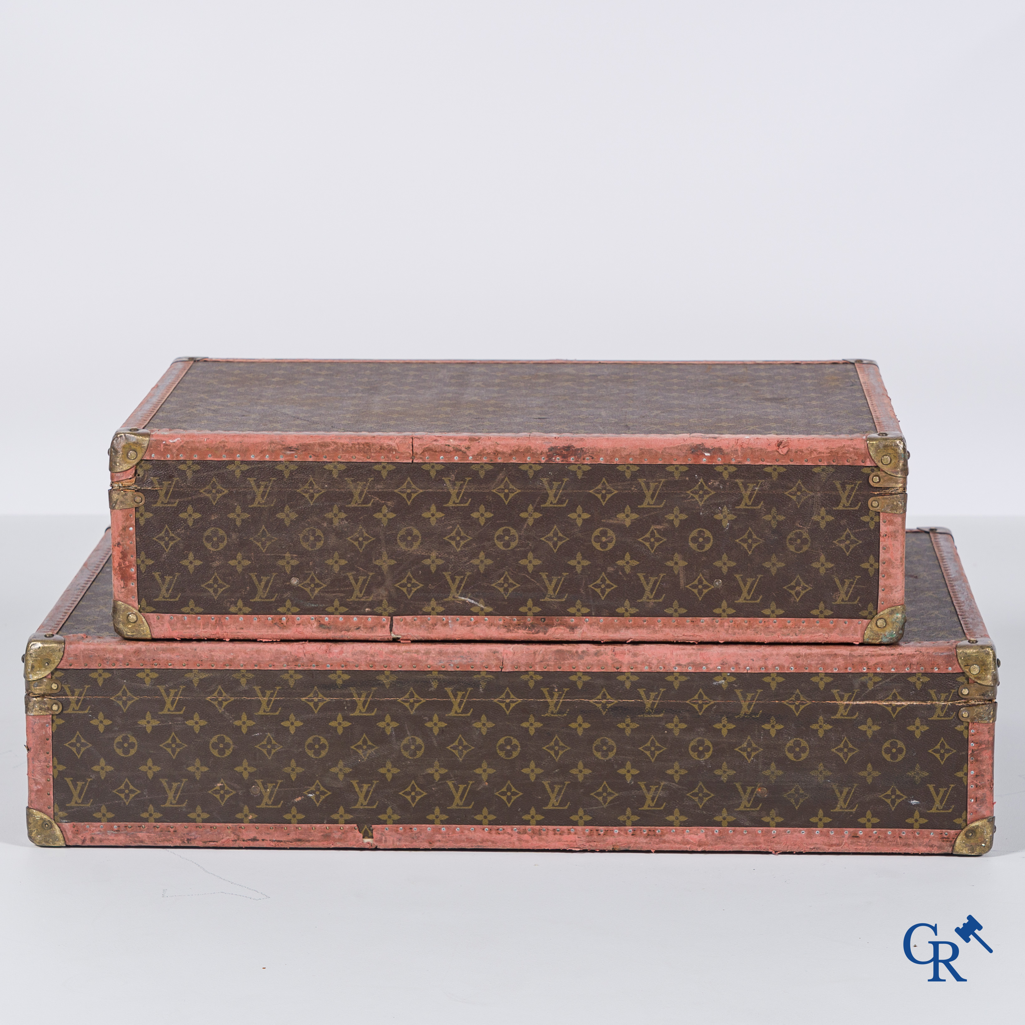 Louis Vuitton, 2 suitcases of which 1 with a label Av. Marceau 78 bis Paris and numbered 982010.