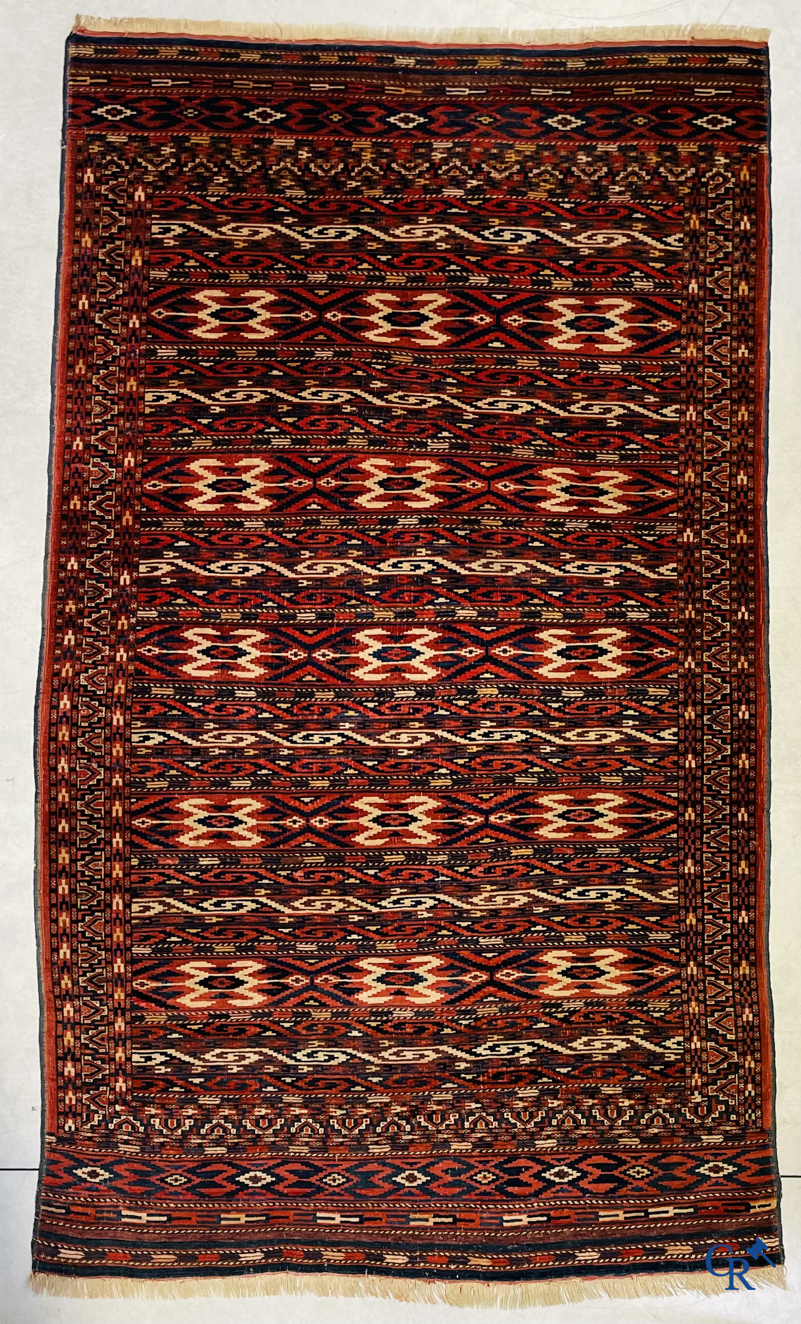 Tapis: Tapis oriental ancien.