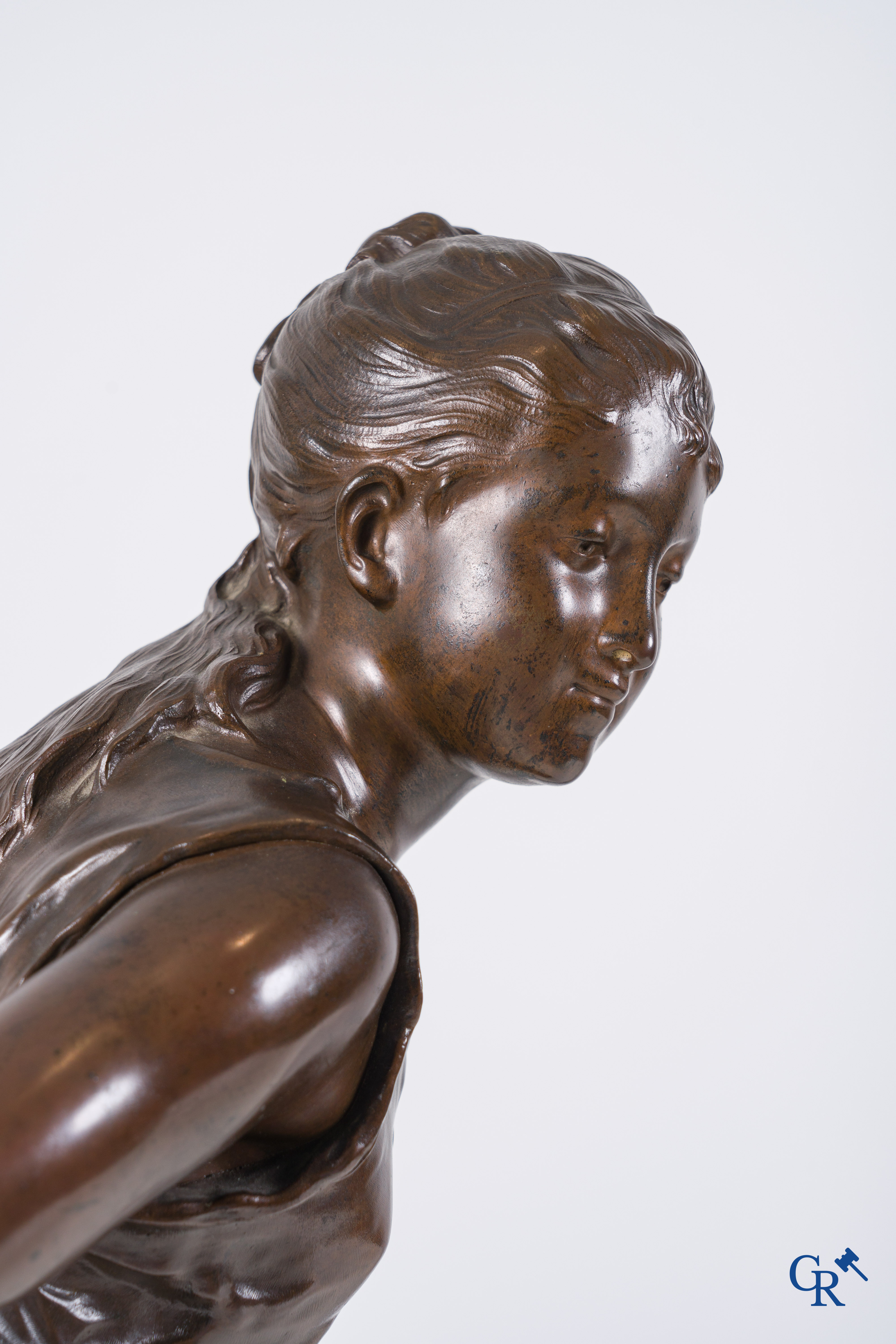 Mathurin Moreau (1822-1912) Beautiful bronze statue with brown patina. Signed Math. Moreau. 19th century.