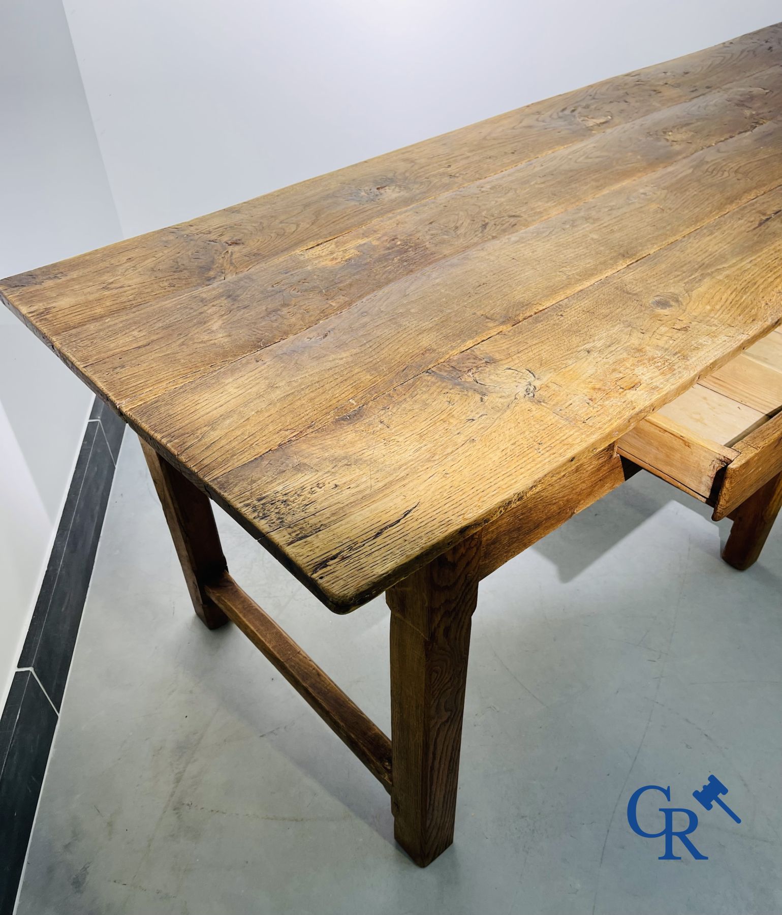 Large table in oak. 18th century.