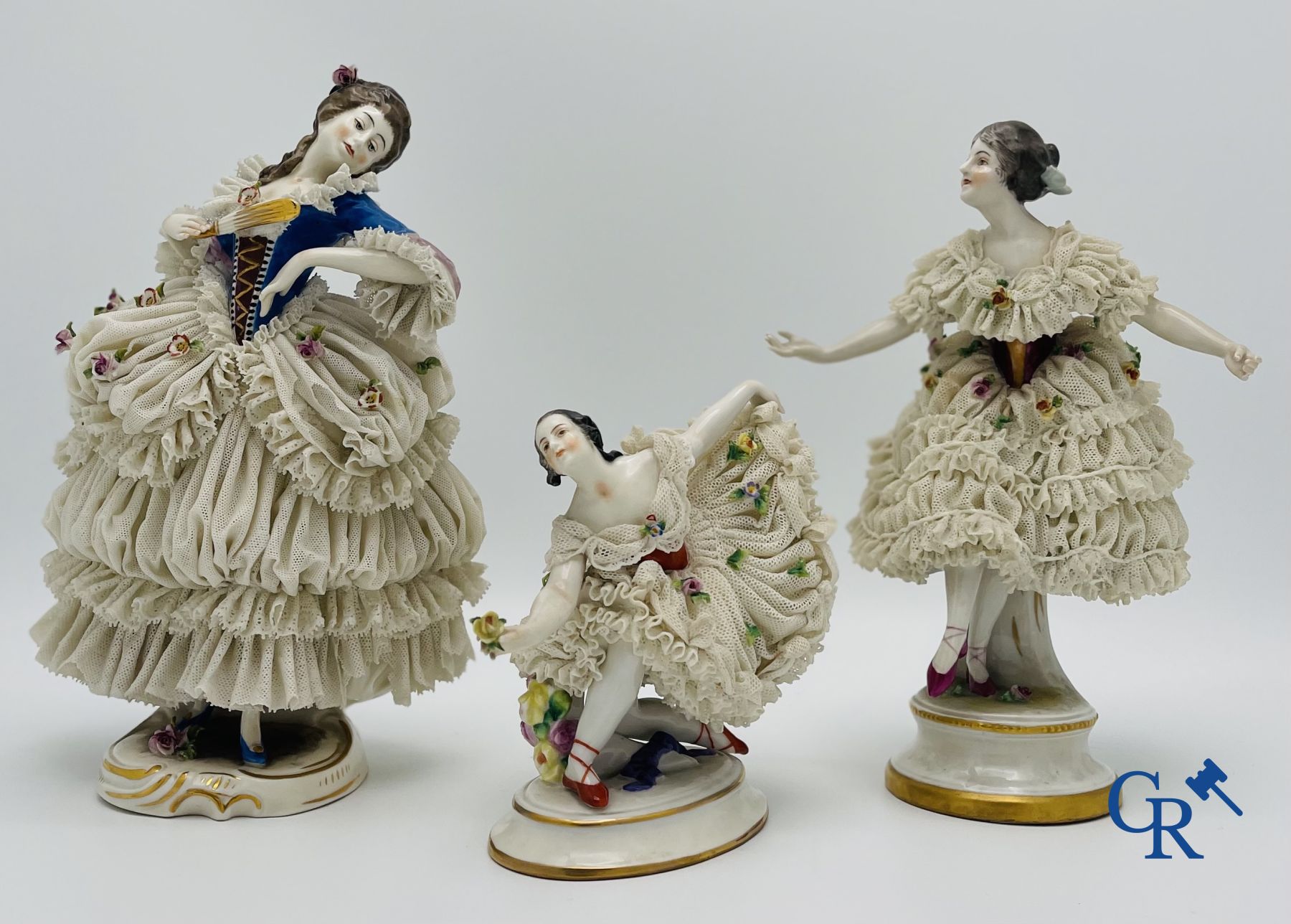 Volkstedt Rudolstadt: 3 danseuses en porcelaine fine, lace porcelain.