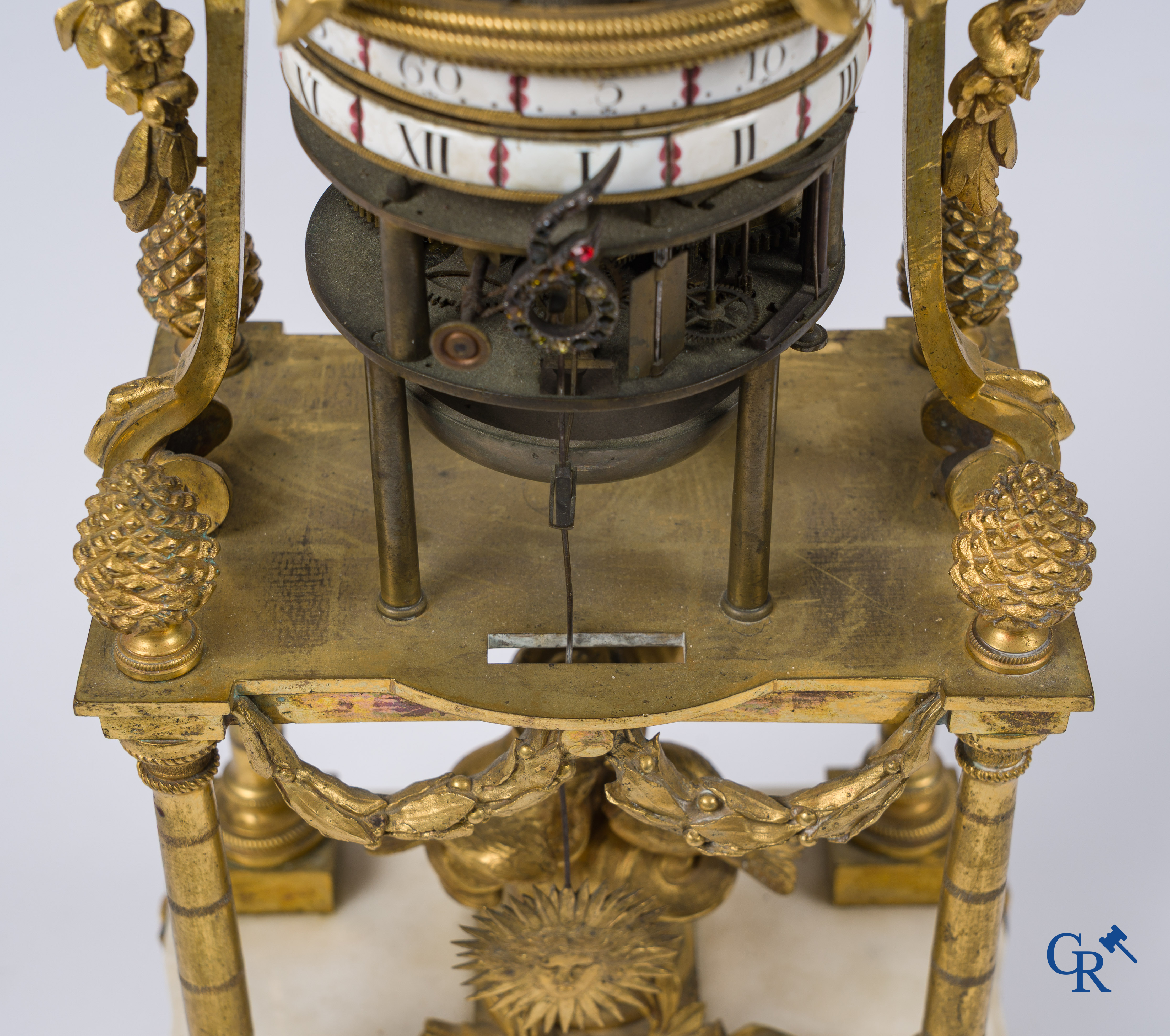 Jean-Antoine Lépine (1720-1814) Horloger du Roi à Paris. Pendule portique "Au temple de l'amour". LXVI-tijdperk.