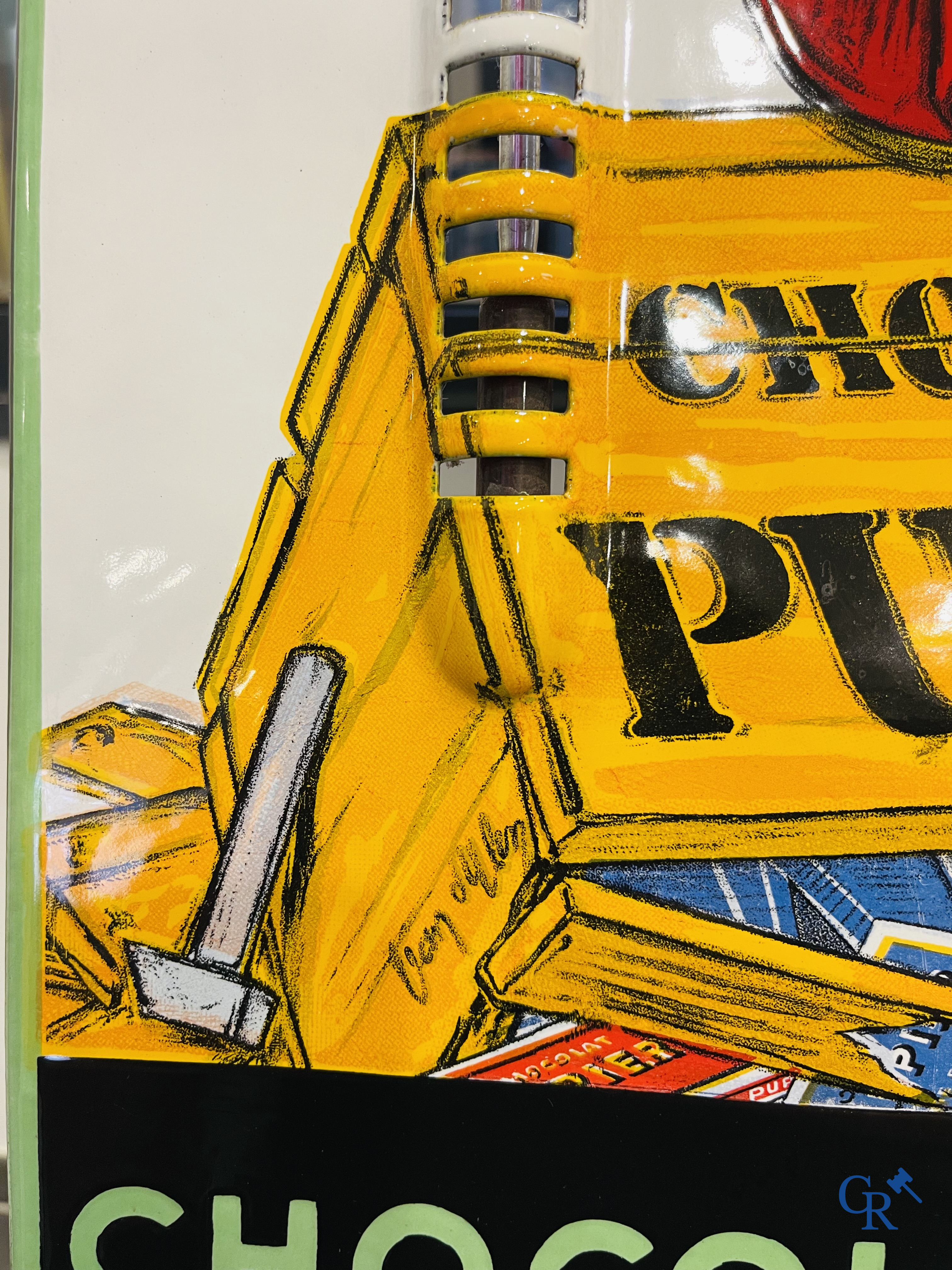 Chocolat Pupier, emaille reclamebord geïllustreerd met het personage ontworpen door Jean D'Ylen. Circa 1930.