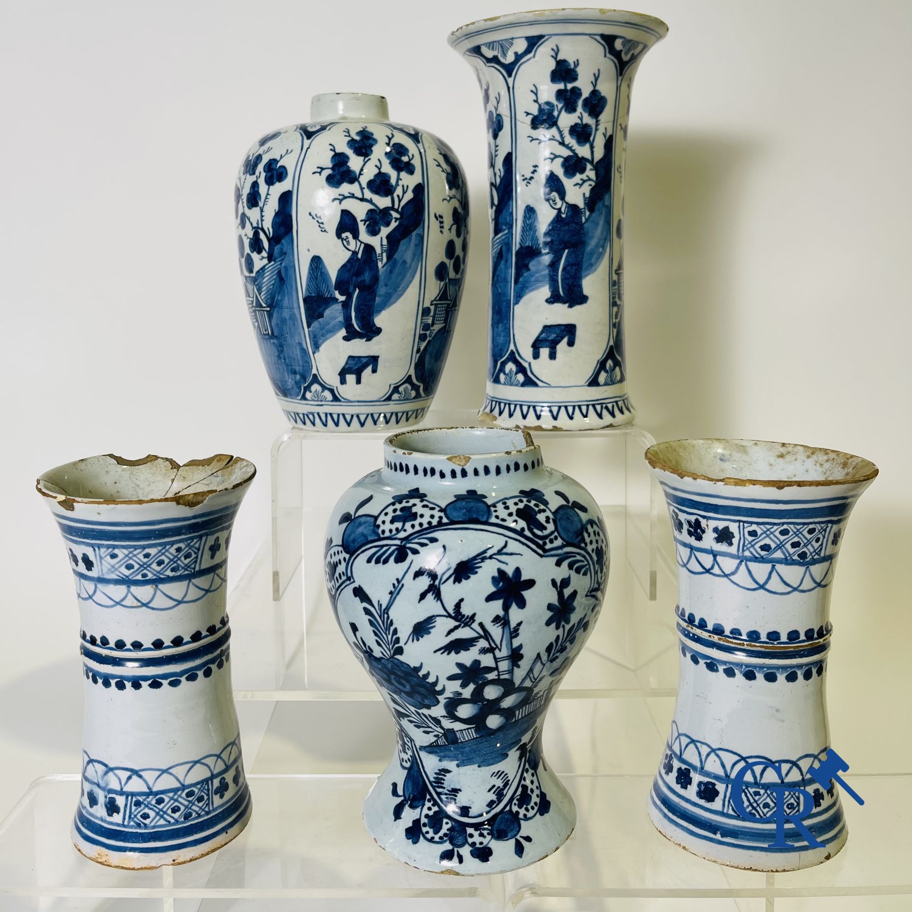 Delft: 10 pieces of 18 century Delft faience.