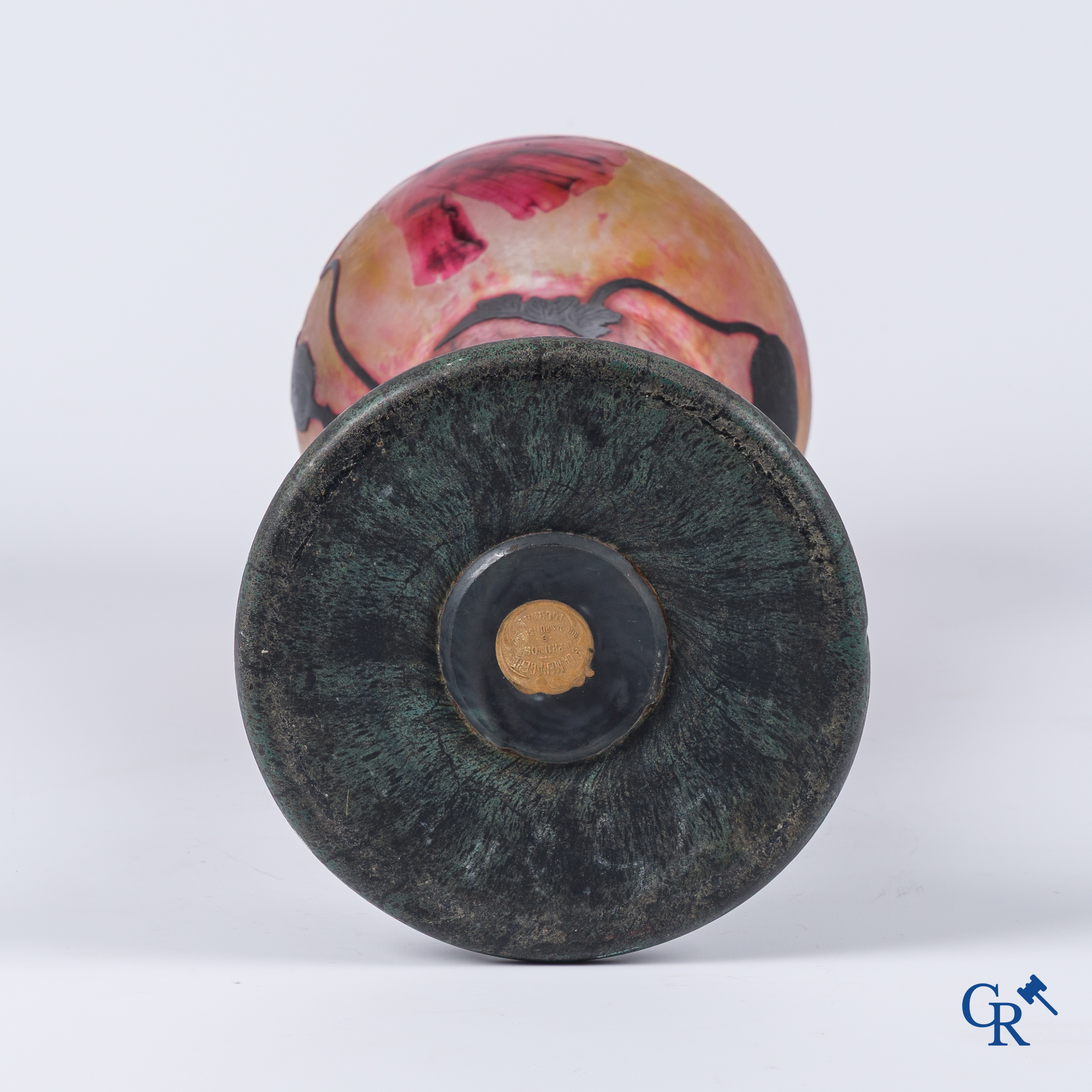 Daum Nancy France, vaas in glaspasta met een decor van klaprozen.