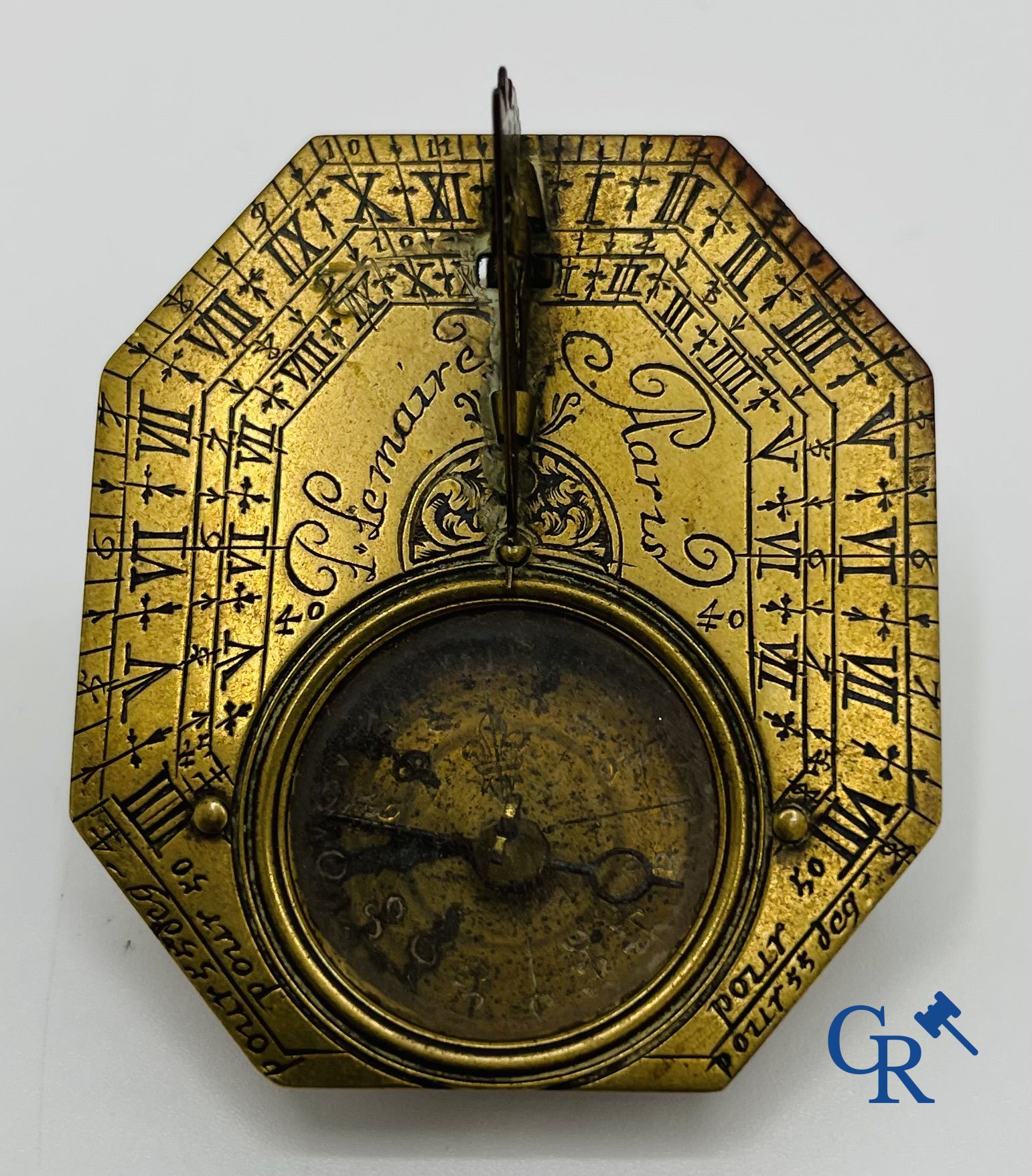 Lemaire à Paris: Octagonal pocket sundial and compass. Early 18th century.