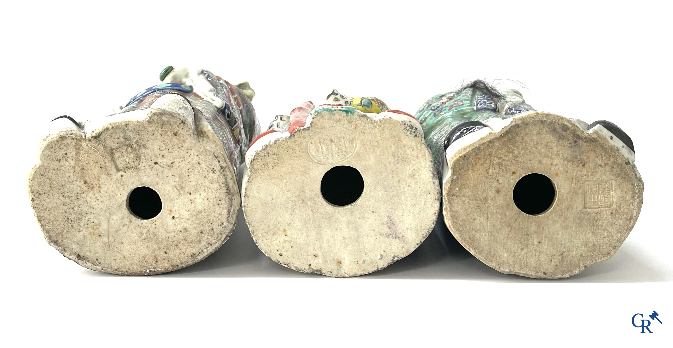 Aziatica, Chinees porselein. 3 Chinese famille rose figuren van onsterfelijken. 19de eeuw.