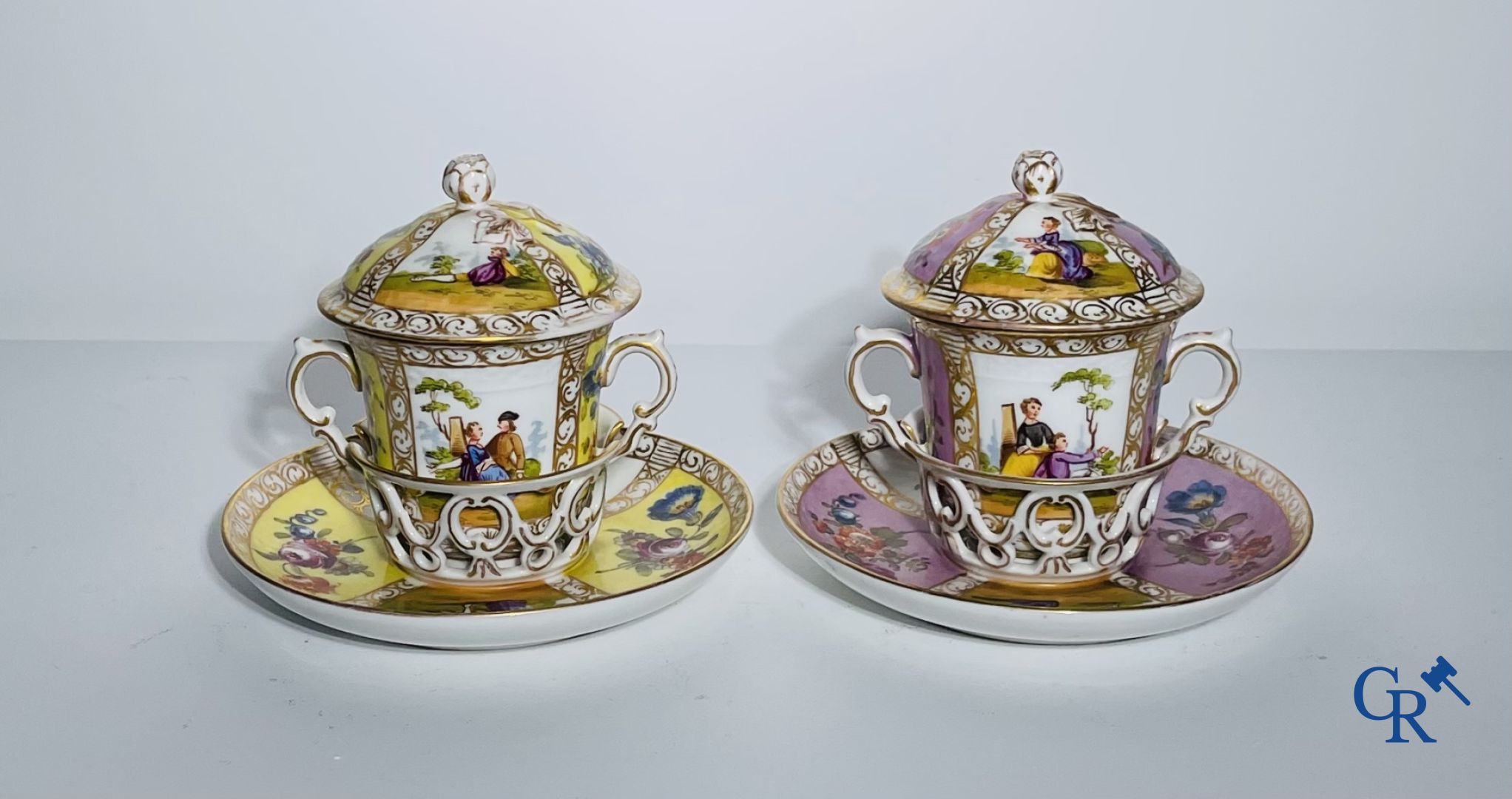 Porcelain: Meissen: 2 "tasses trembleuses".