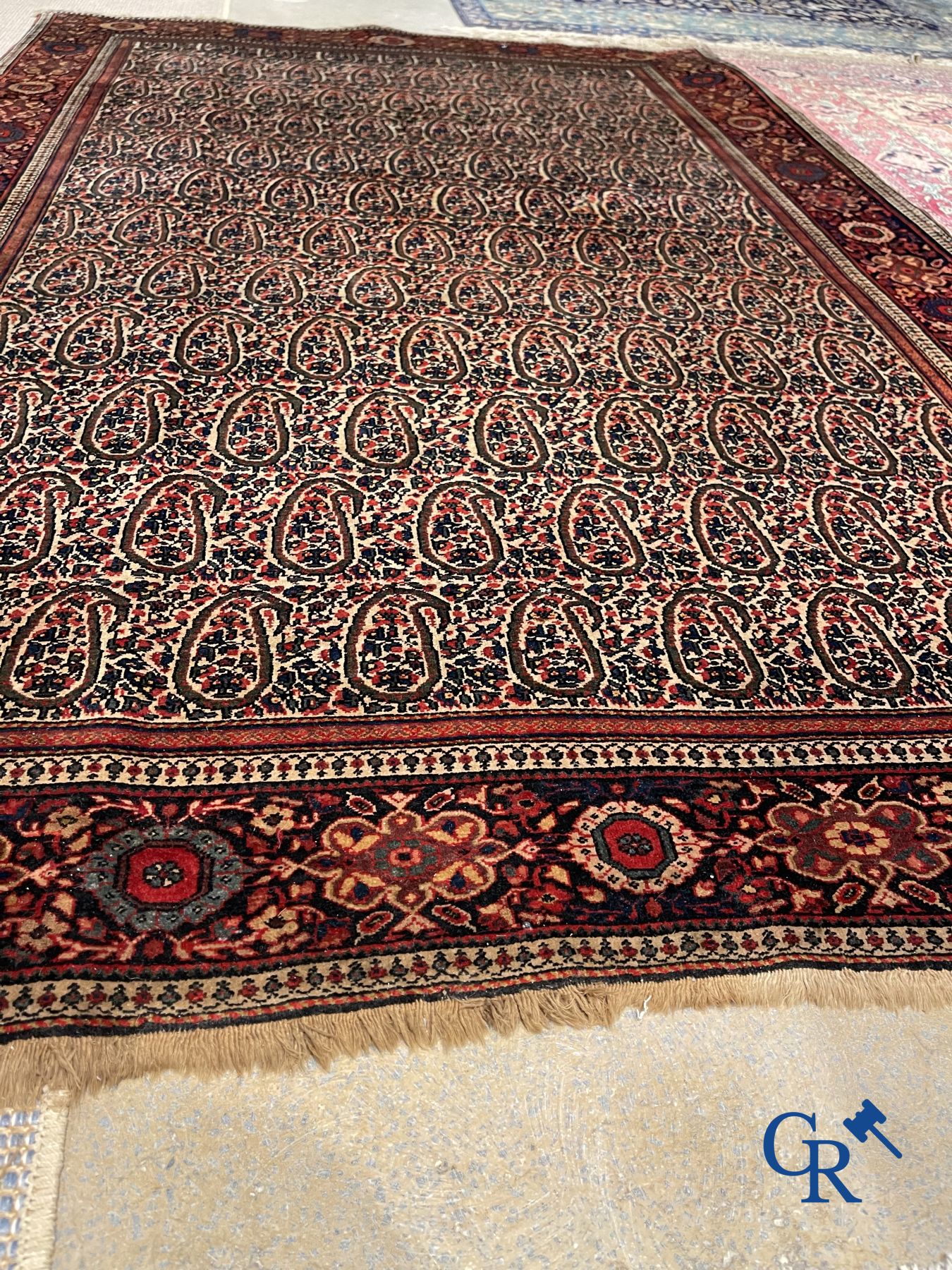 Tapis: Tapis oriental ancien.