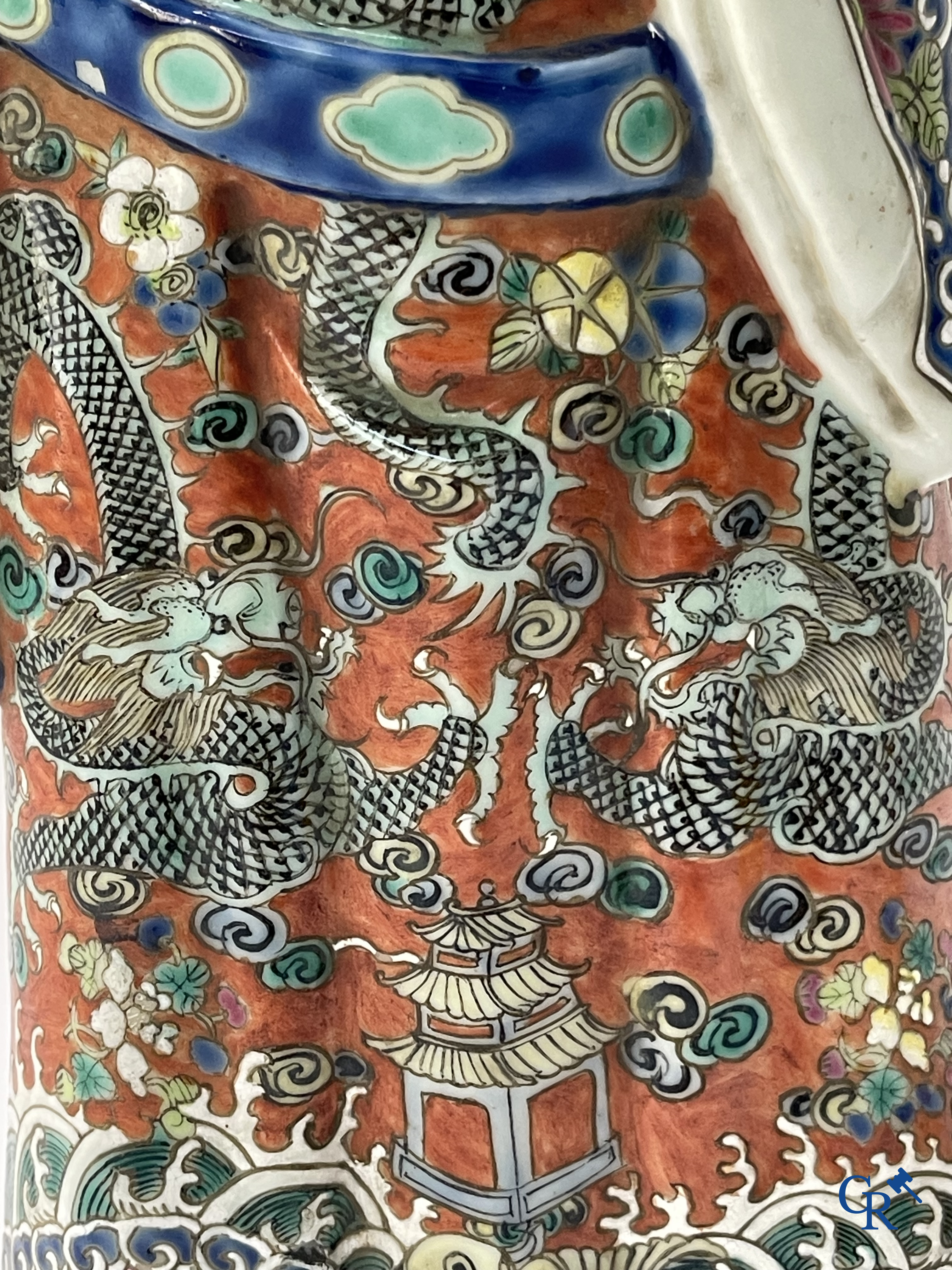 Aziatica, Chinees porselein. 3 Chinese famille rose figuren van onsterfelijken. 19de eeuw.