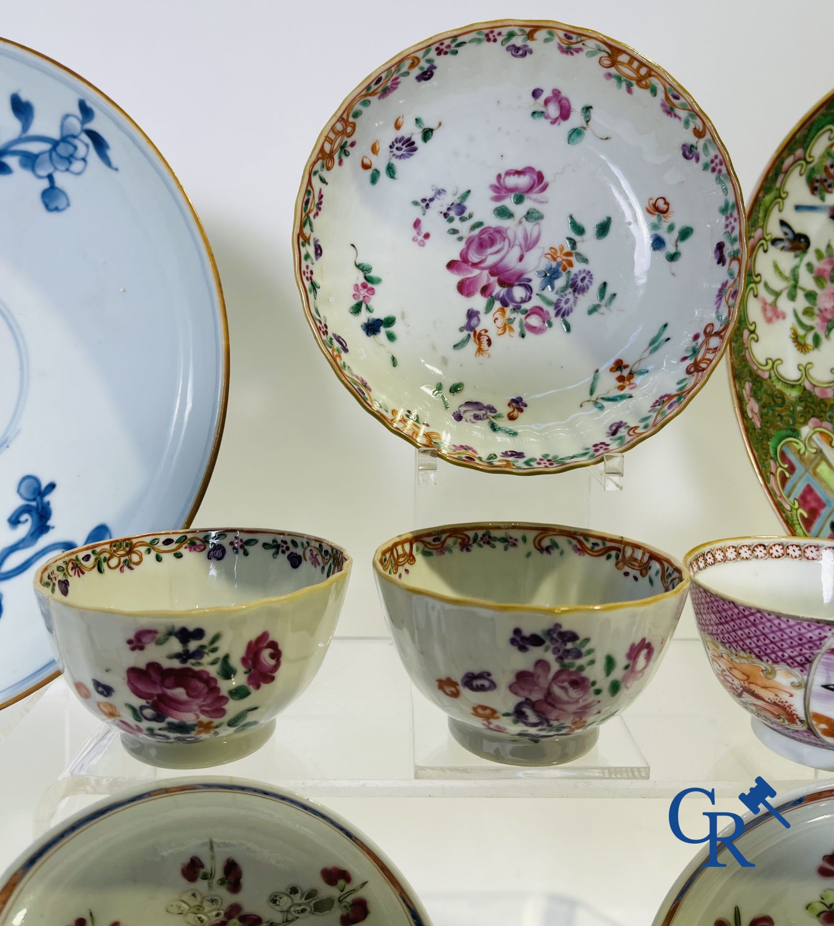 Porcelaine chinoise: 16 pièces de porcelaine chinoise XVIIIème et XIXème.