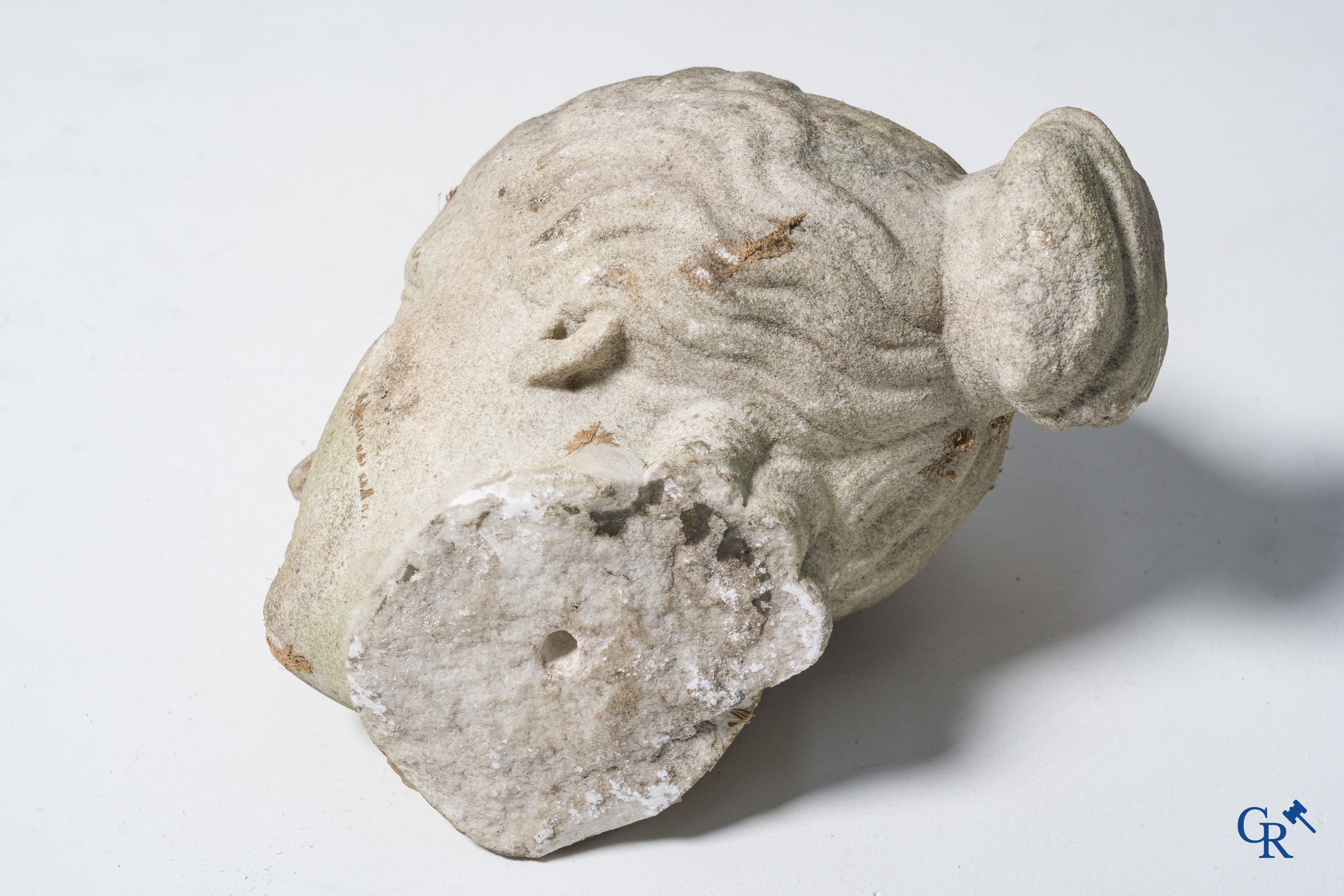 2 Imposante sculpturen in gebeeldhouwd marmer. De Romeinse godin Cerès en de Griekse god Asklepios. Circa 1700-1750.