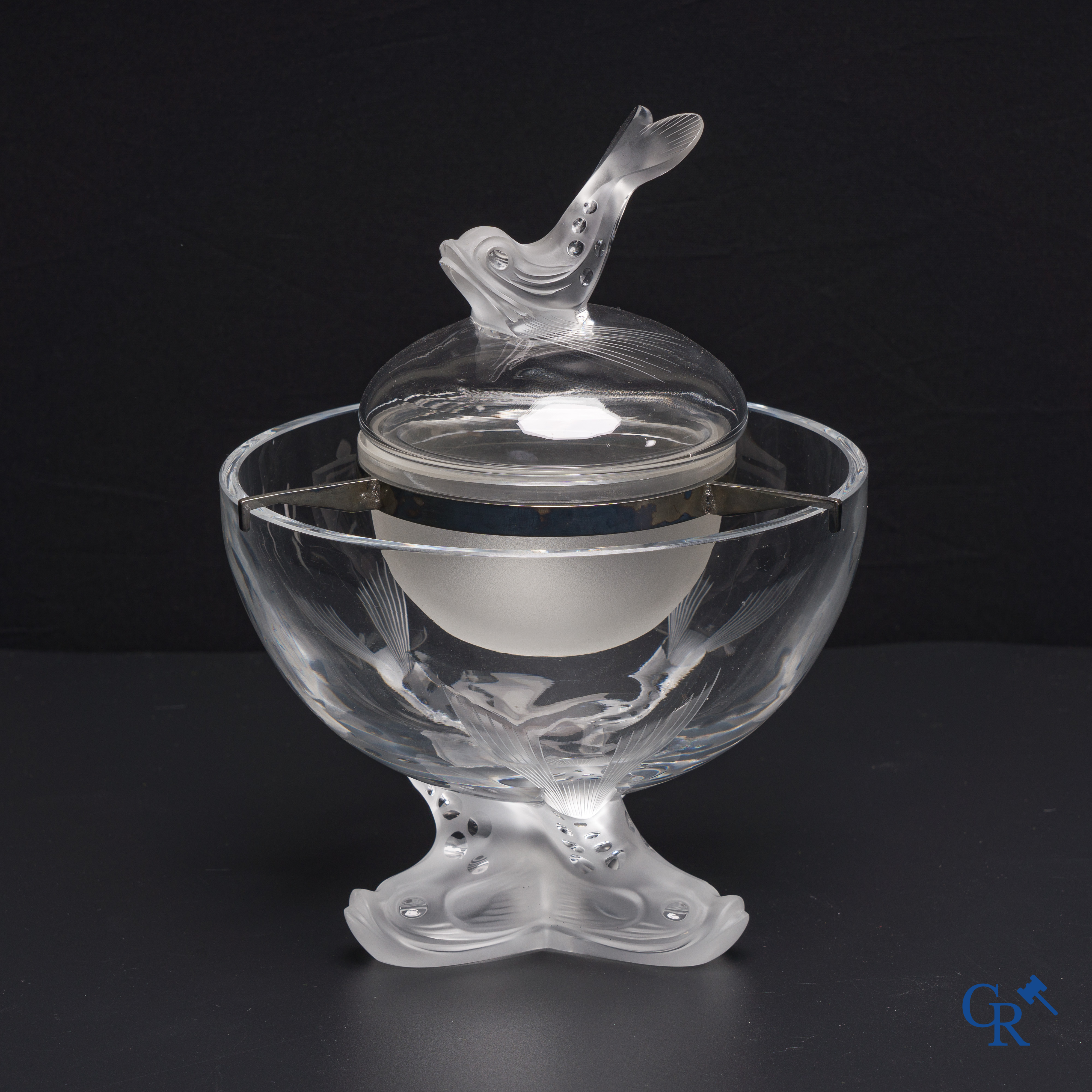 Lalique France: Coupe caviar. Signé.