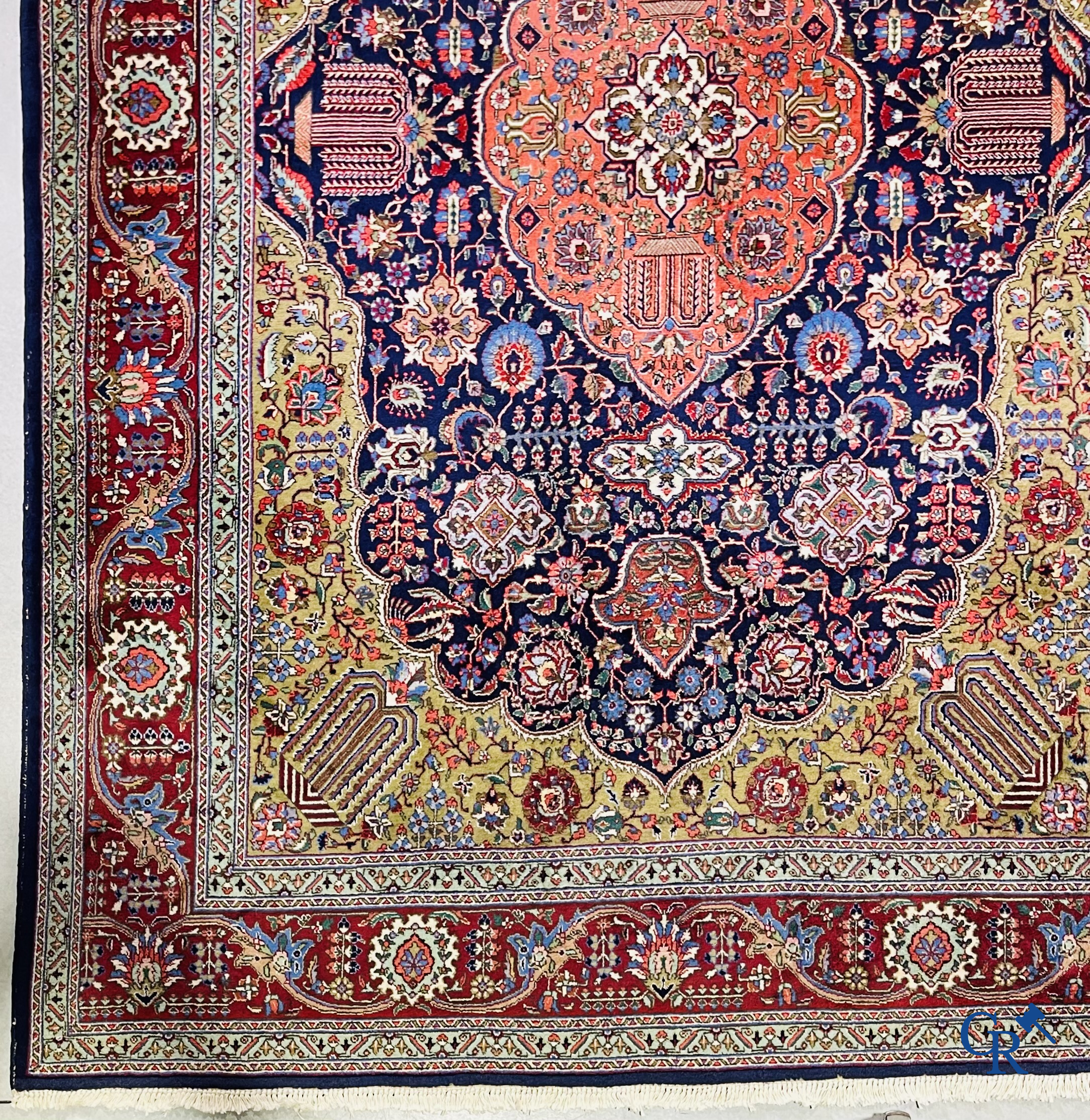 Tapis d'Orient: Tabriz Iran, tapis perse. Grand tapis noué à la main.