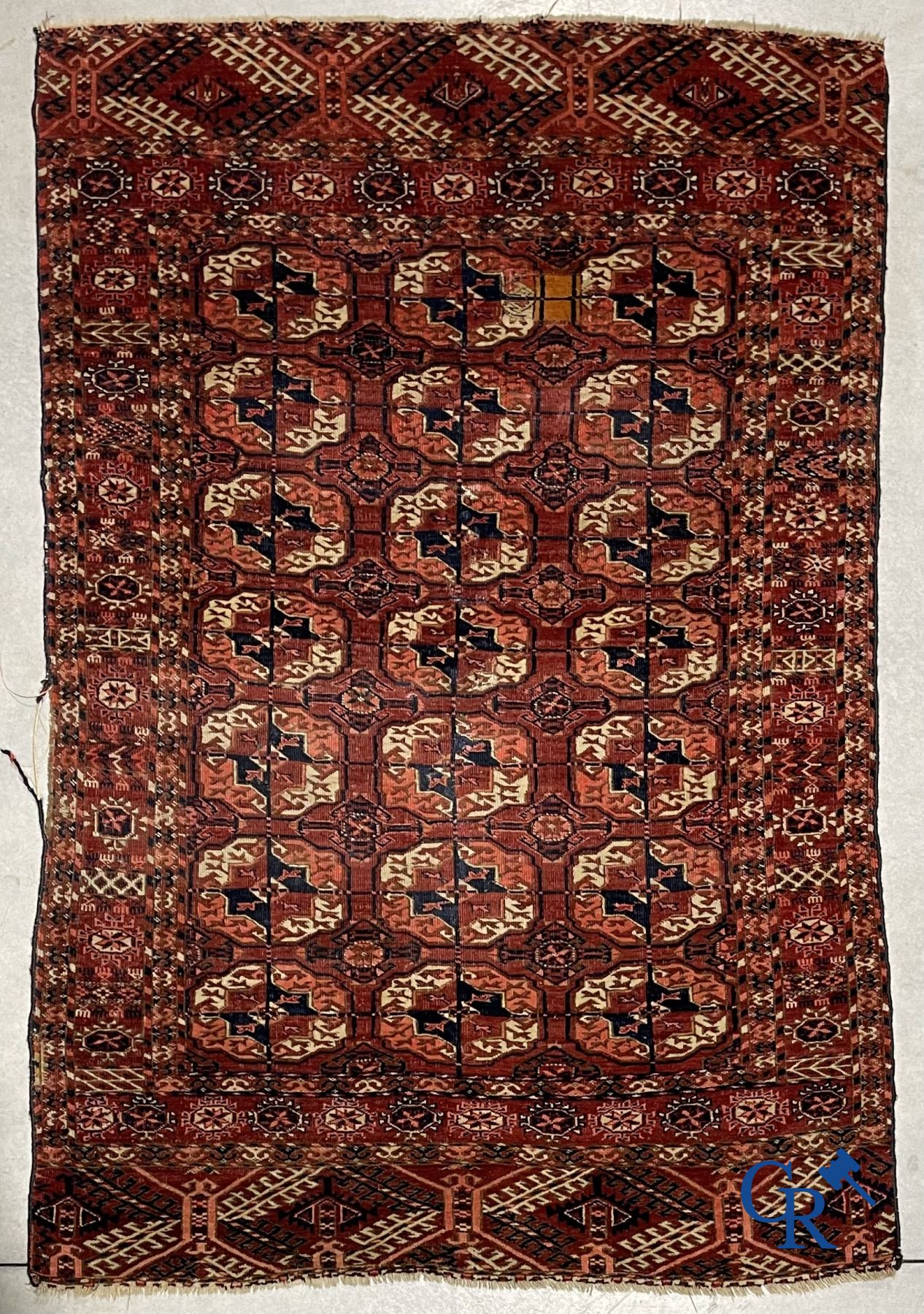 Tapis: Tekke. Ancien tapis oriental.