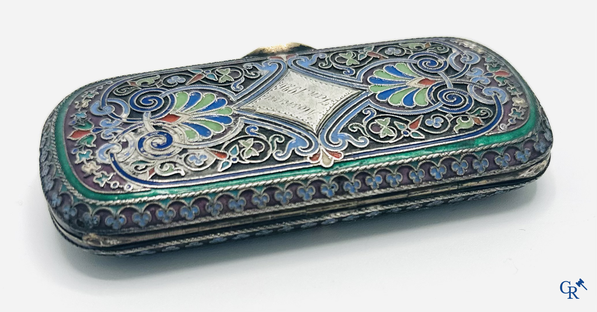 Russian silver: Cigarette holder in silver and enamel, interior in vermeil. <br />
Pavel Ovchhinnikov, Moscow around 1887.