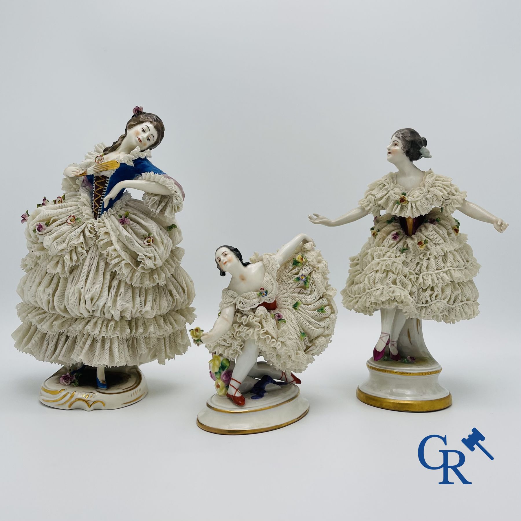 Volkstedt Rudolstadt: 3 danseuses en porcelaine fine, lace porcelain.