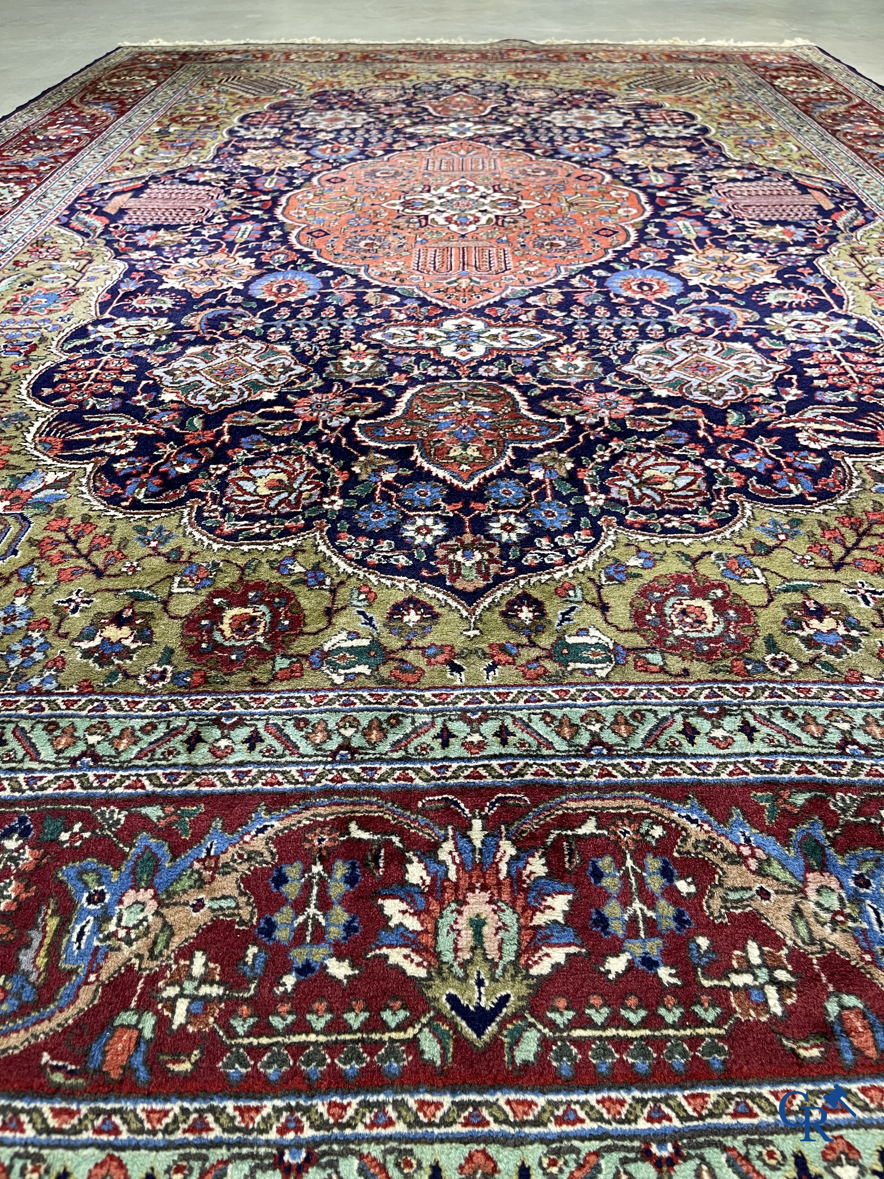 Tapis d'Orient: Tabriz Iran, tapis perse. Grand tapis noué à la main.