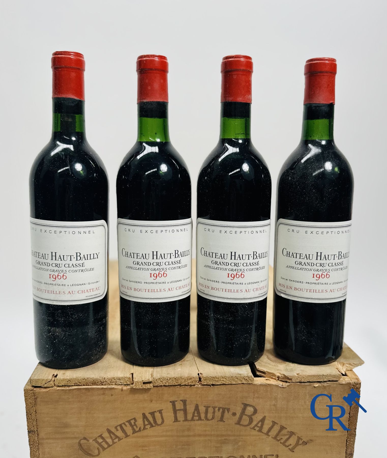 Wijn - Bordeaux: Château Haut-Bailly 1966, 0,75L. Rouge. Grand Cru Classé.