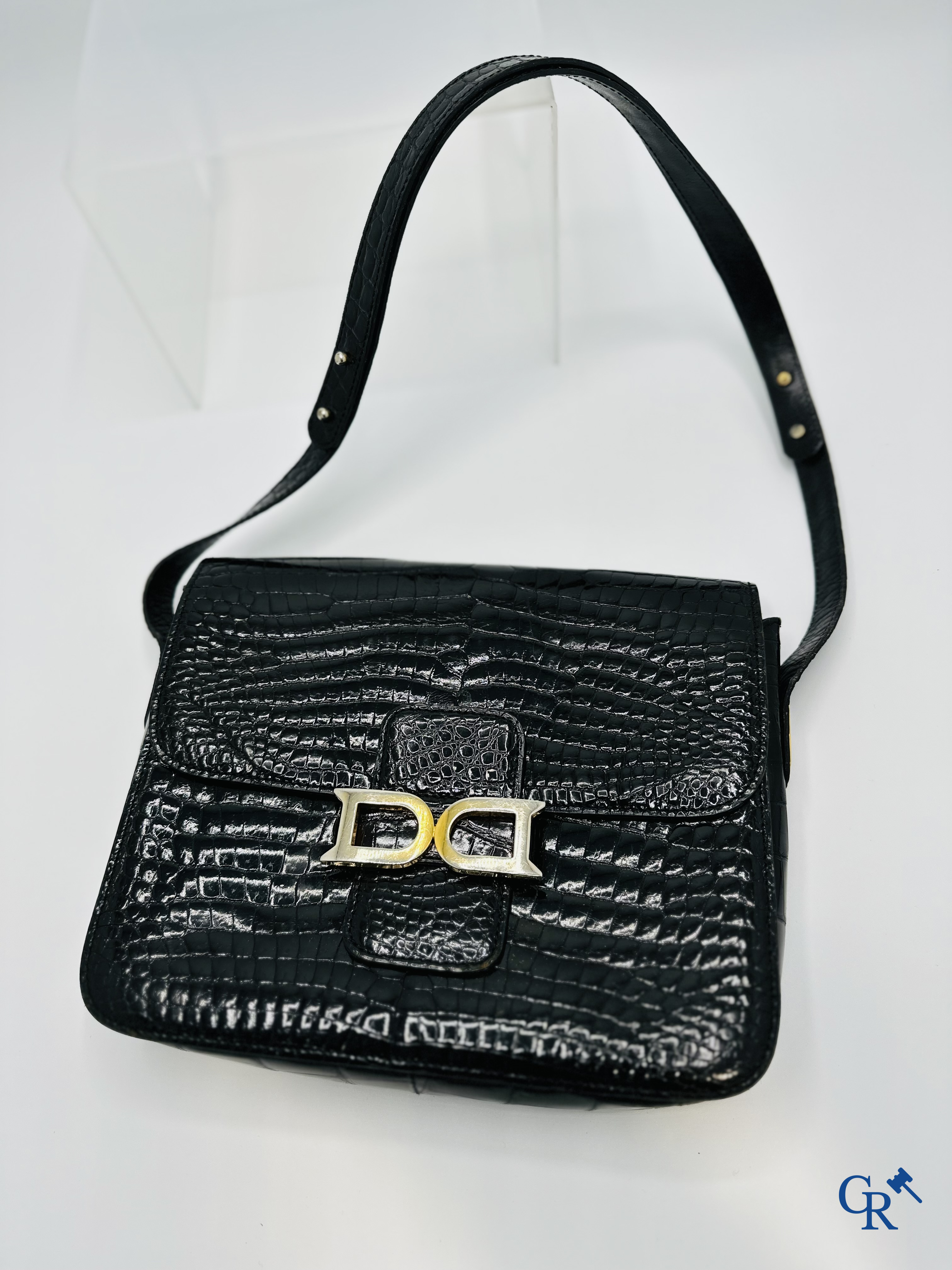 Delvaux: Handbag in black leather.<br />
Good condition.