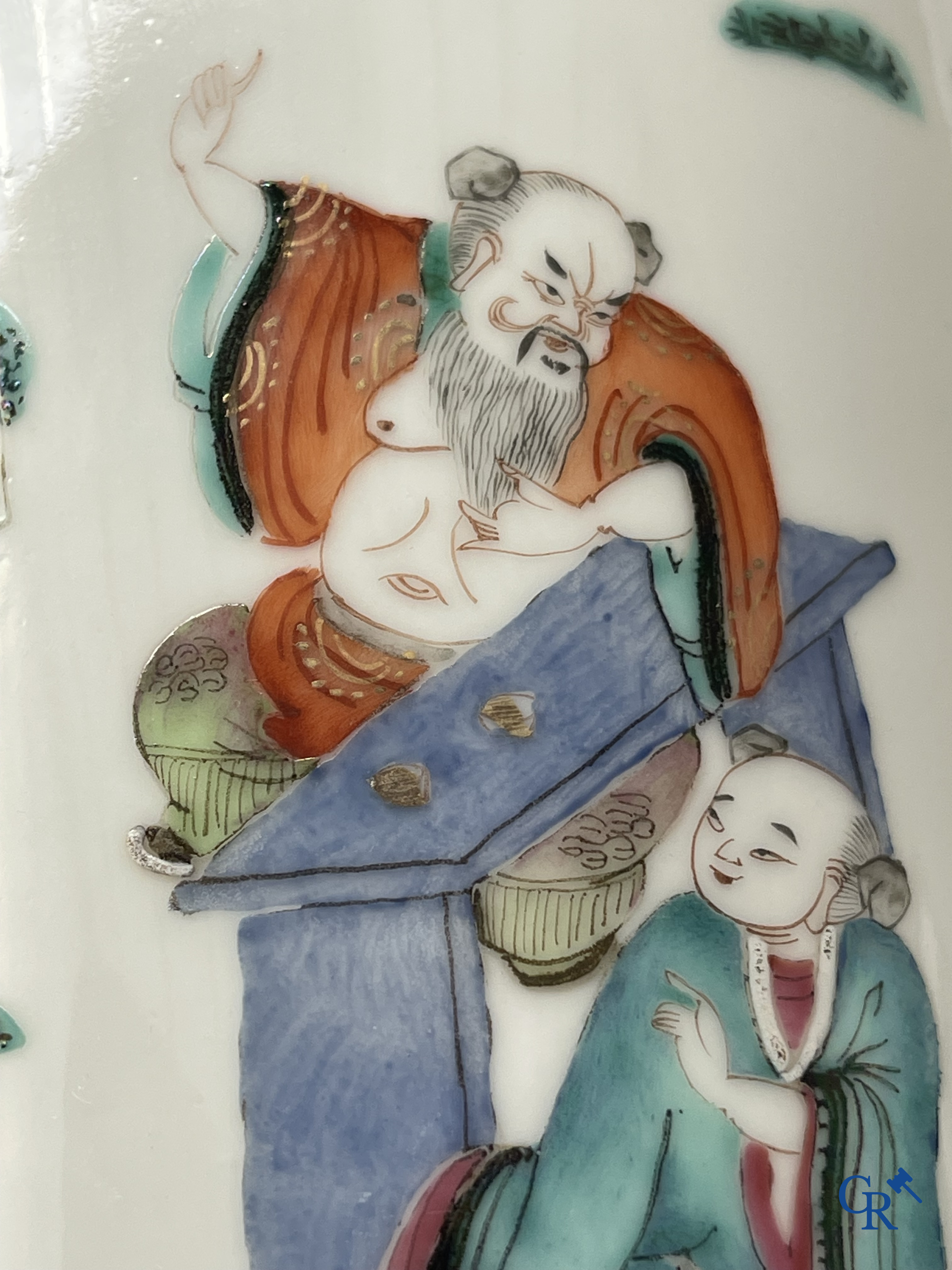 Aziatica, Chinees porselein. Een Chinese famille rose hoeden staander. Gemerkt. 19de eeuw.