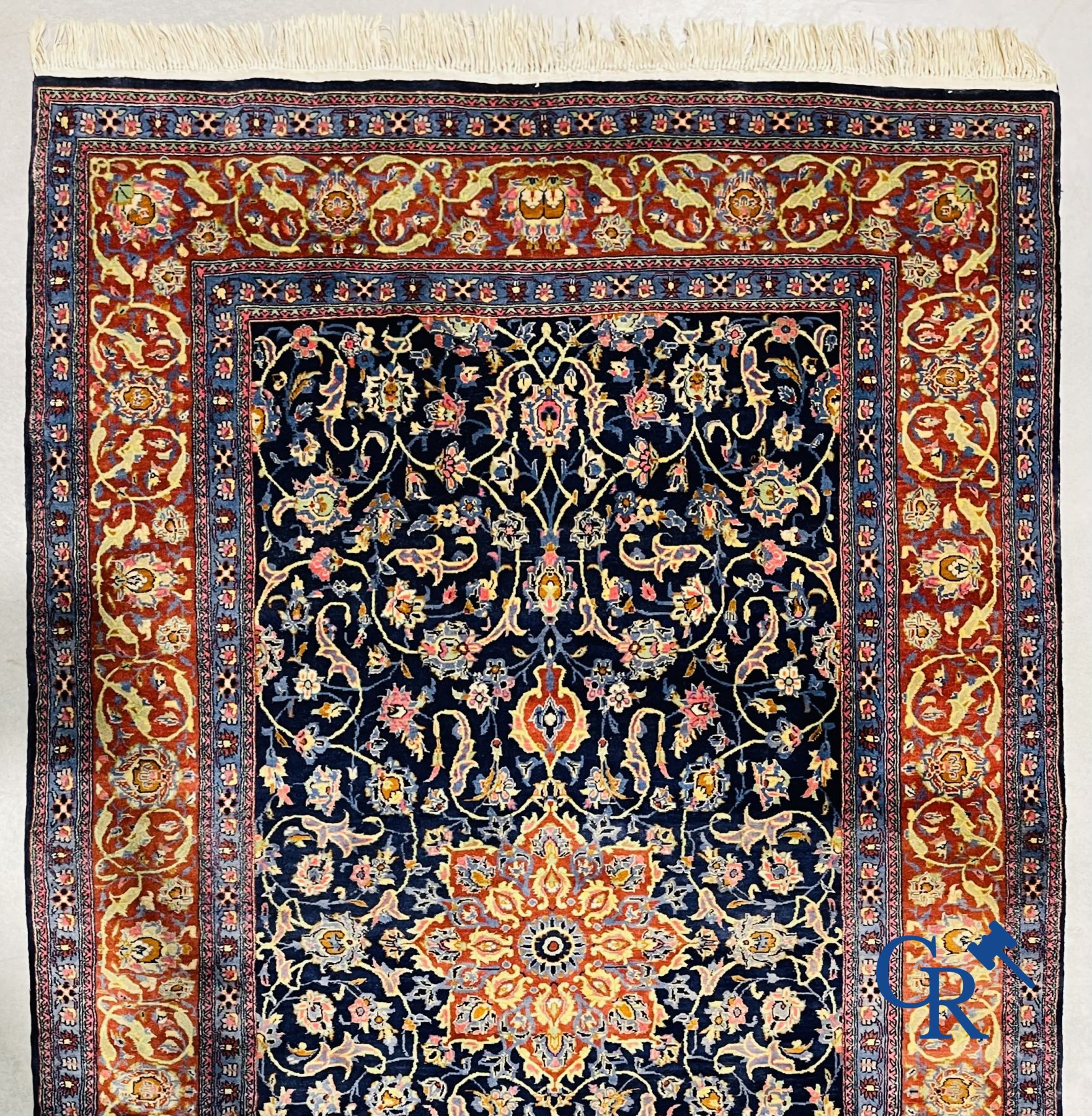 Oriental carpets: Persian carpet in wool. Floral decor.