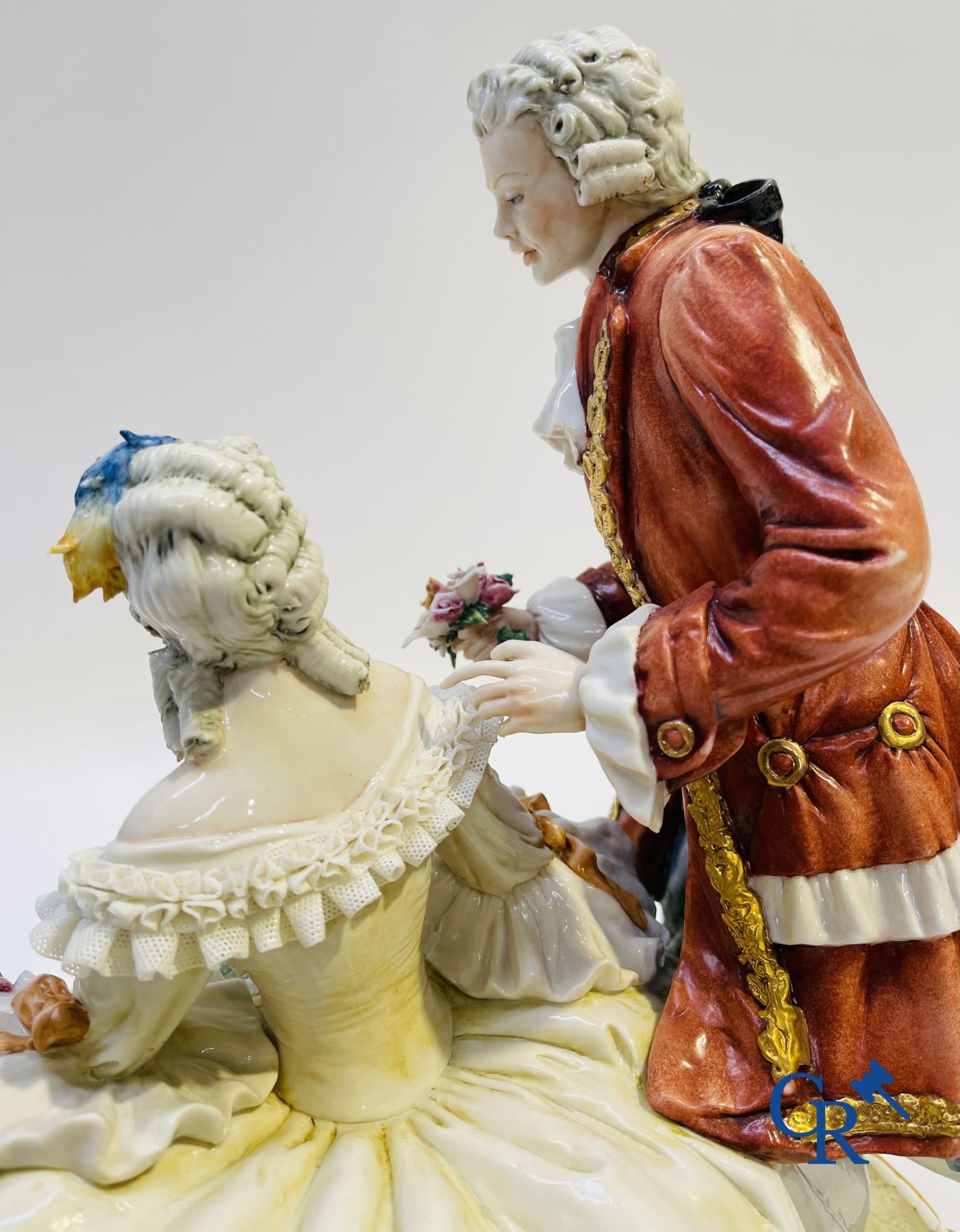 Porcelaine: Capodimonte: Groupe exceptionnel en porcelaine italienne avec dentelle.