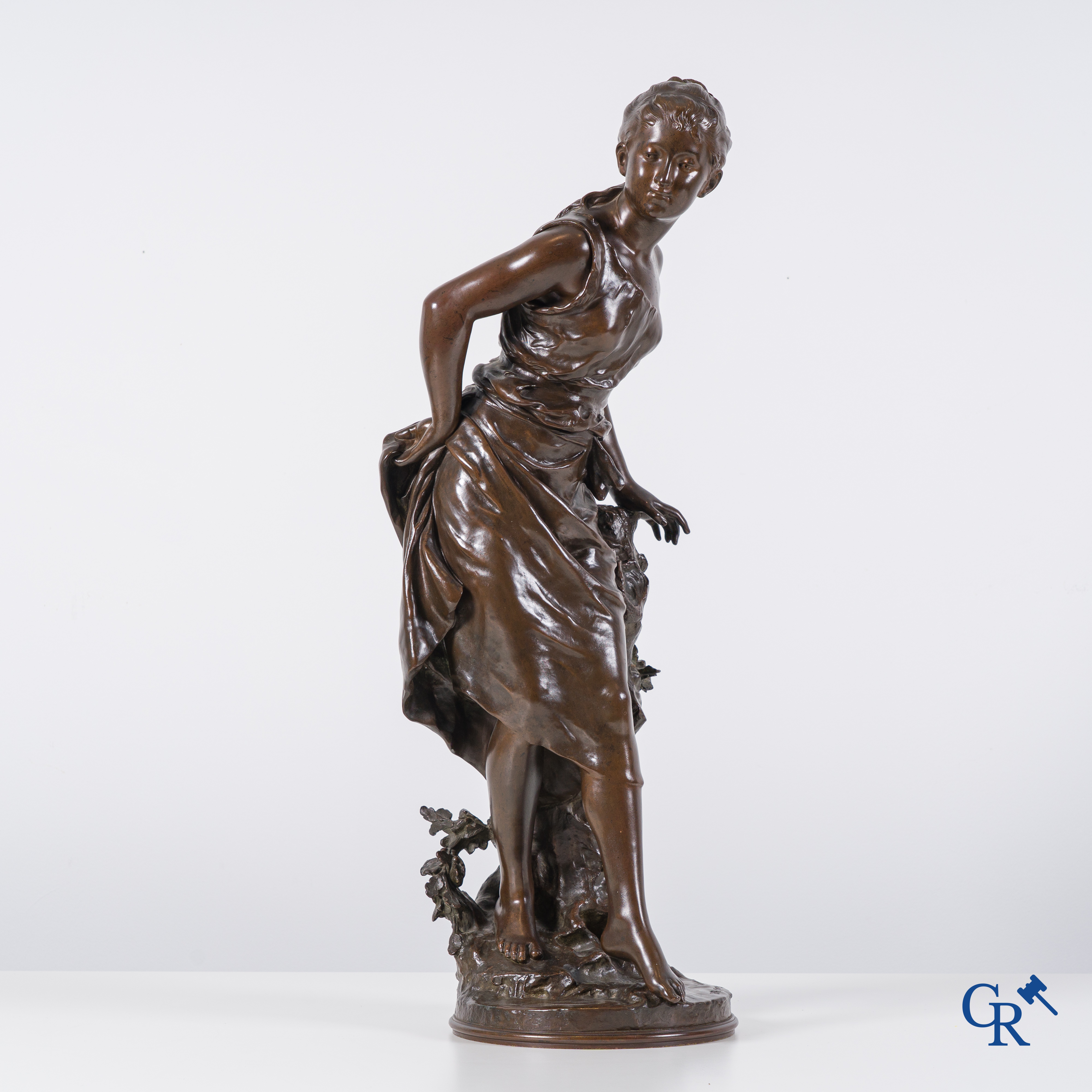 Mathurin Moreau (1822-1912) Beautiful bronze statue with brown patina. Signed Math. Moreau. 19th century.